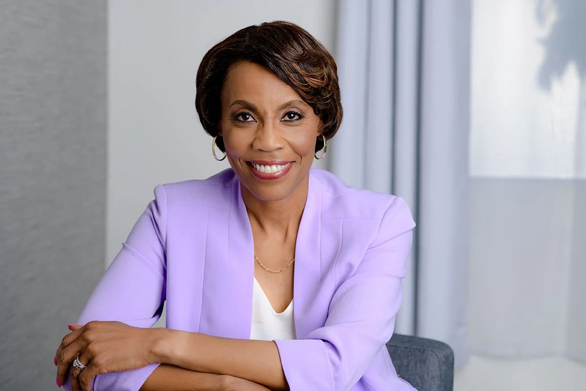 How to Take a Headshot for LinkedIn: A Professional Guide
