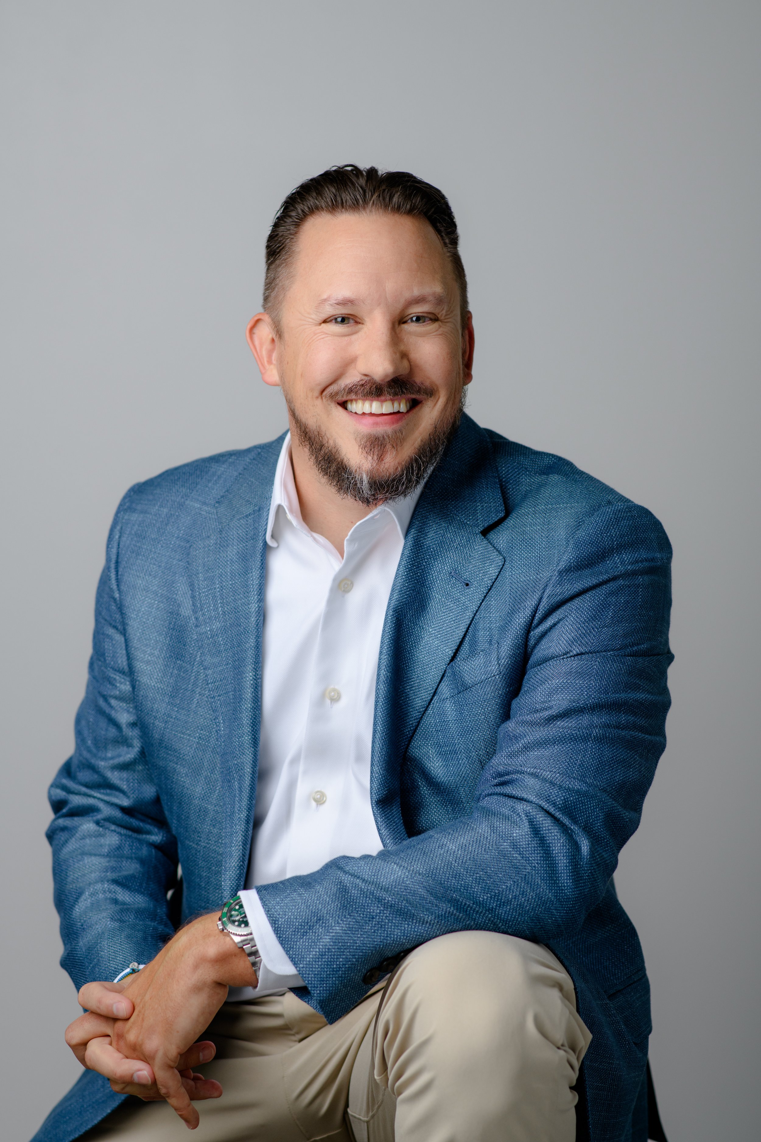 How to Smile for a Headshot: A Professional Guide to Looking Natural and Confident
