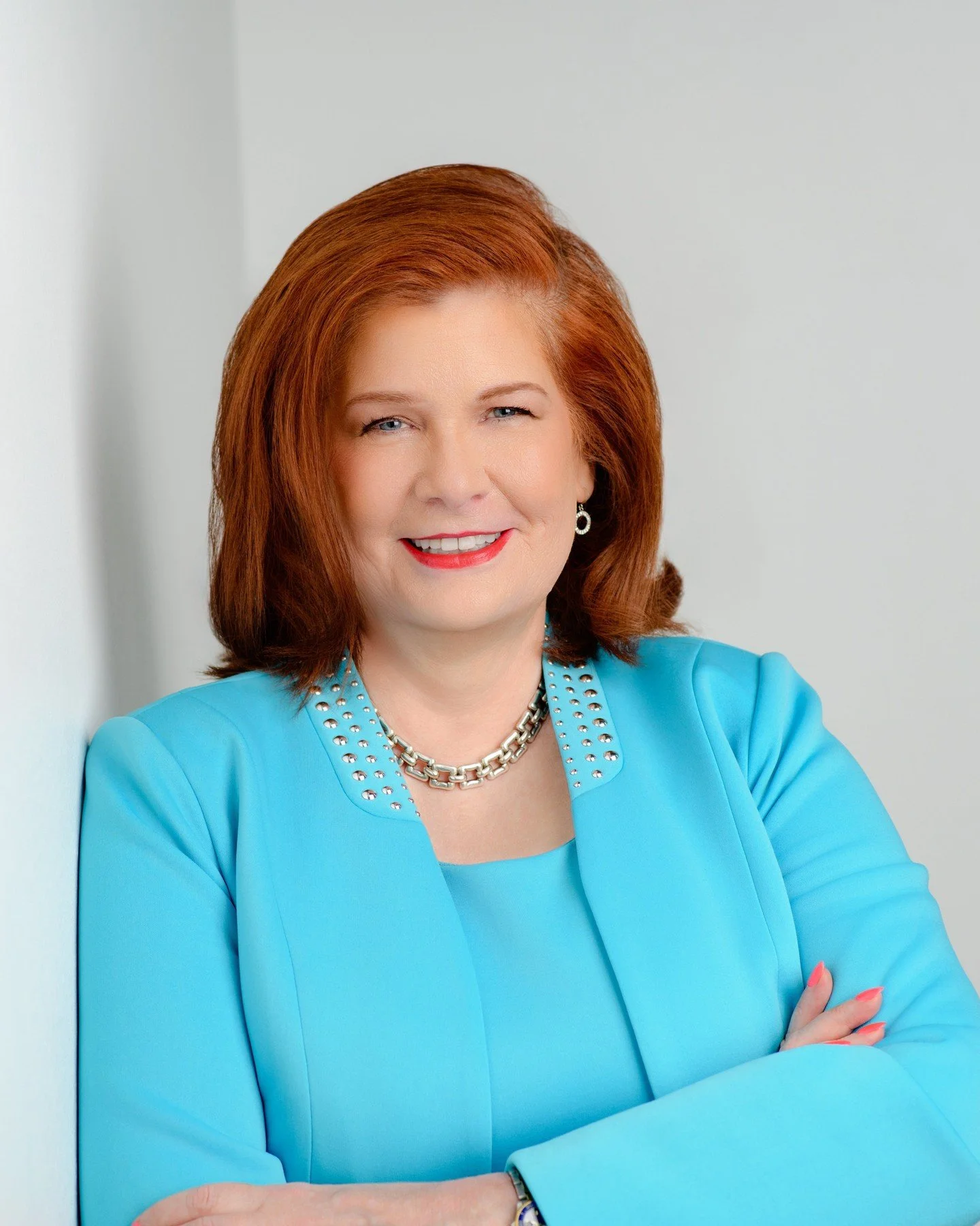 A great headshot is more than just a photo &mdash; it&rsquo;s your first impression.

It&rsquo;s the confidence behind your smile, the professionalism in your posture, and the personality that makes you approachable. Whether you&rsquo;re stepping int
