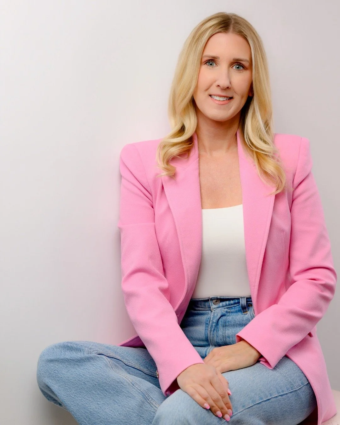 Melissa was a sweet surprise. Usually, when I fly back to DC, everyone I work with is a past client or a referral from a past client (whether directly or via their post). But Melissa actually googled for headshots in DC, found my IG post about my tri