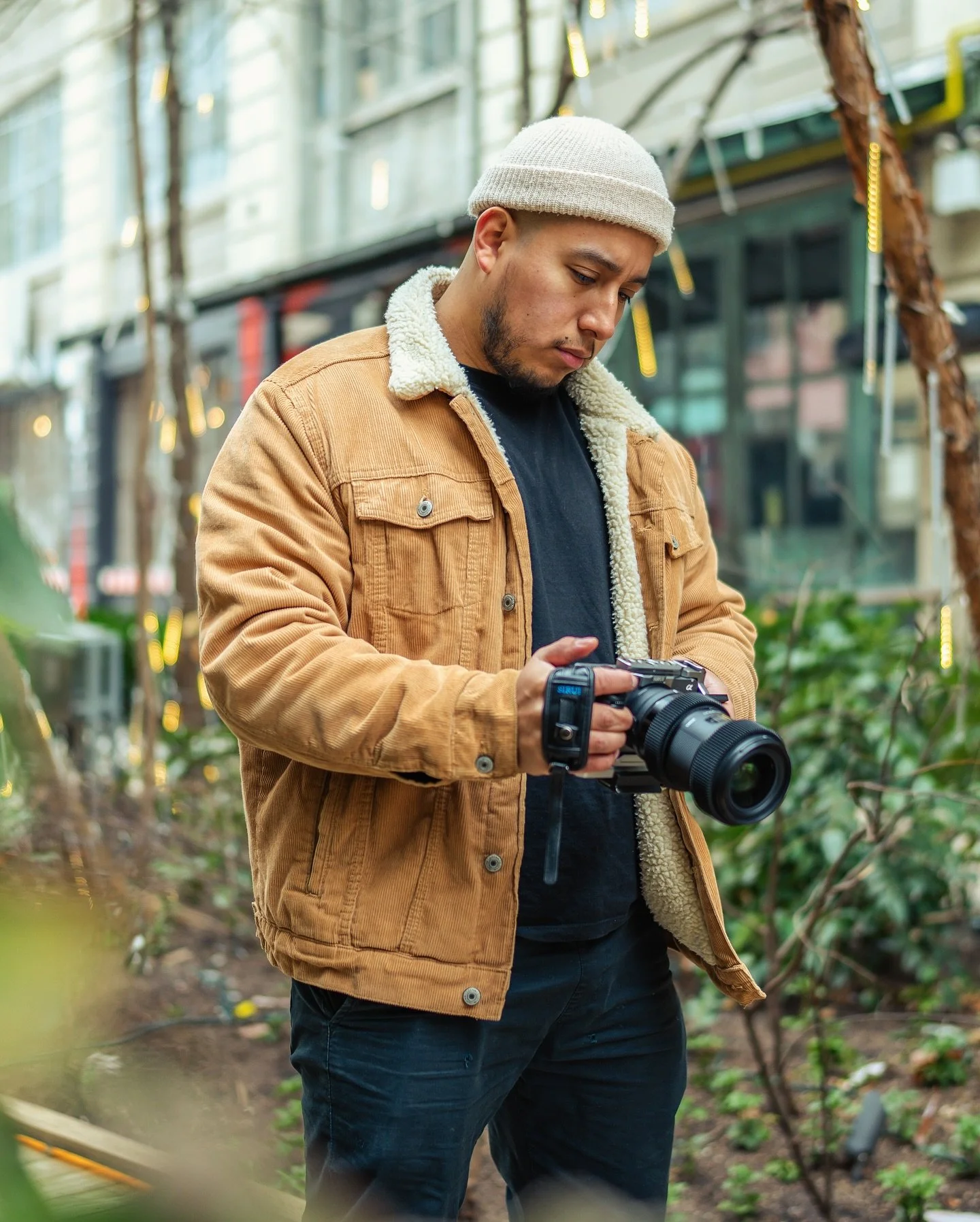 Beanie + Camera season 🧦 📸

@bkindle.production 🗽🎥