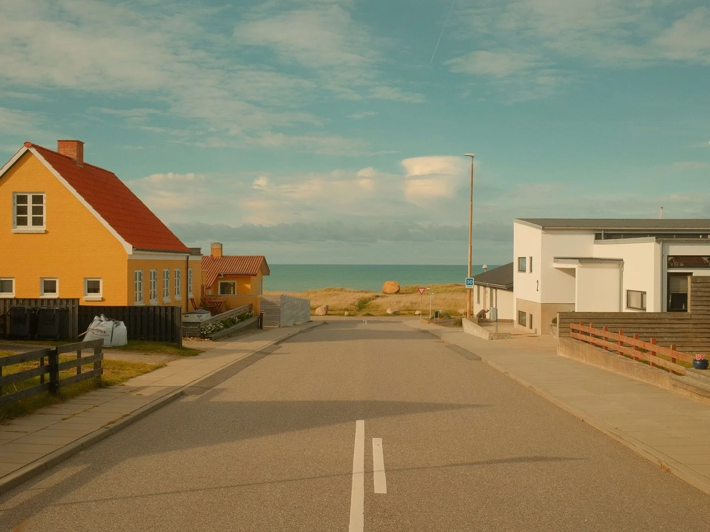 Yesterday Hirtshals views. 

📷 @fujifilmnordic X100VI.
.
.
.
.
.
#neverstopexploring #visualsofearth #visitdenmark #exploredenmark #archivecollectivemag #banalbeauty #documentingspace #wanderlust #documentinglife #wonderfulmachine #weltraumzine #soc