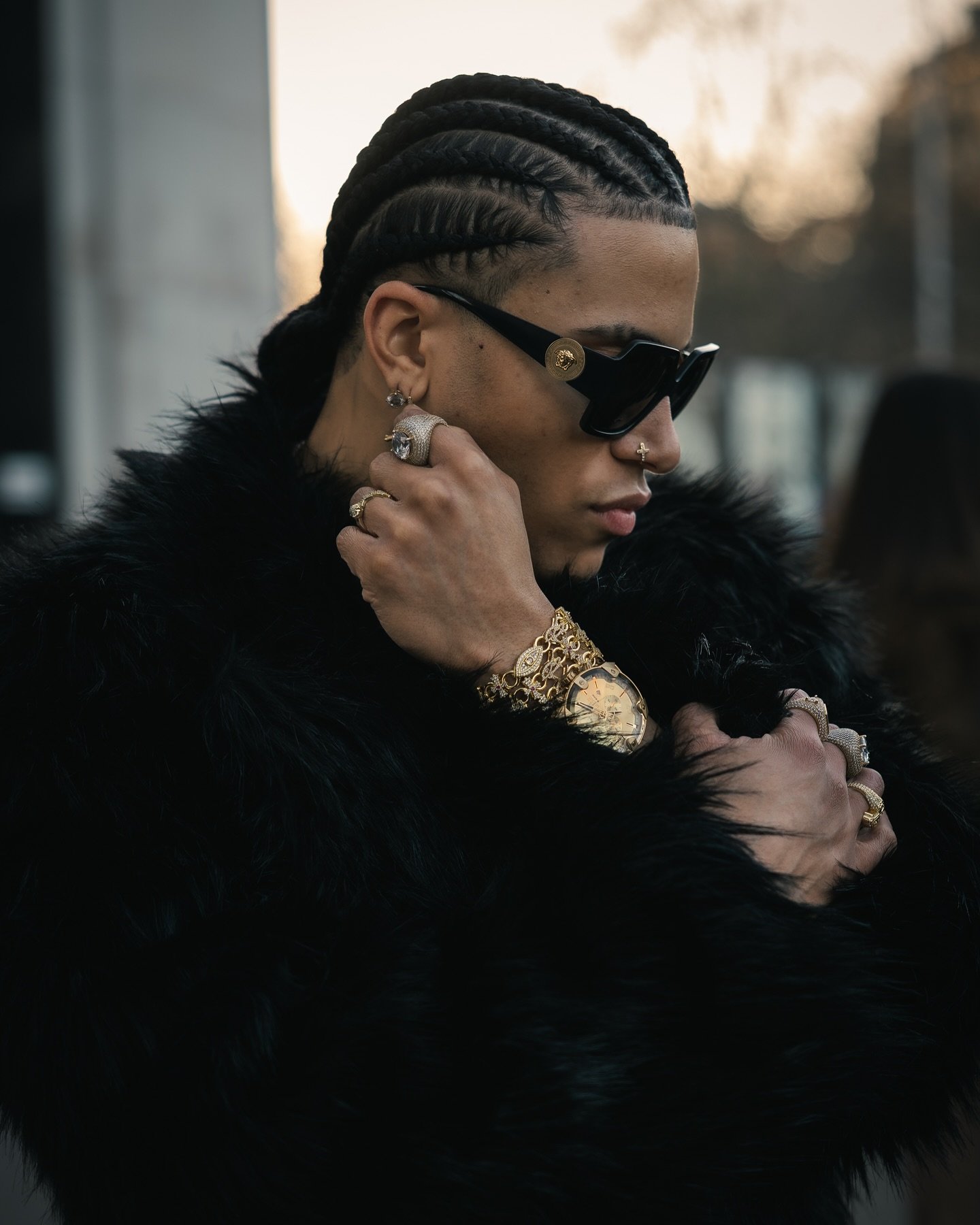 Weight in Gold…
Adornment as defiance. A moment of power and elegance through detail, texture and gaze, where fashion becomes armor and identity.
#parisfashionweek2025 #streetstyleparis #streetsofparis #fashionphotographers