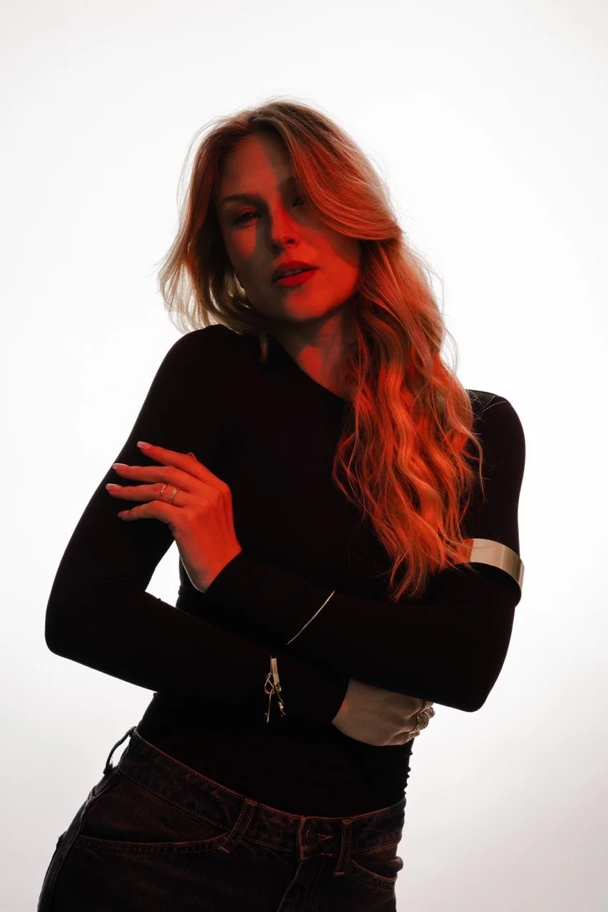 Studio Session - 02 - Laura - Nuremberg - Thomas Scheck1.jpeg