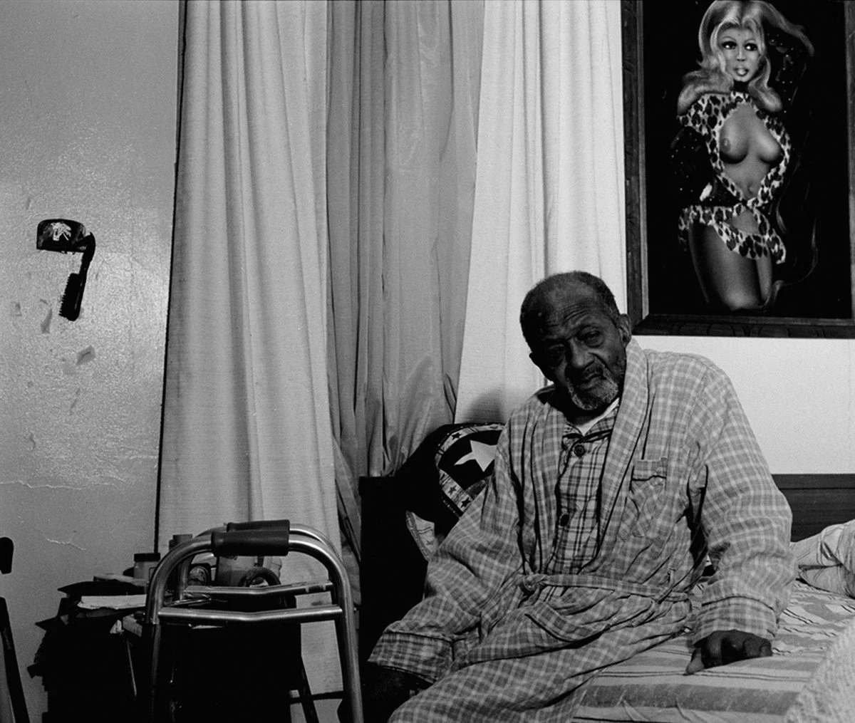 LaToya-Ruby-Frazier-Gramps-On-His-Bed-2002-1200.jpeg