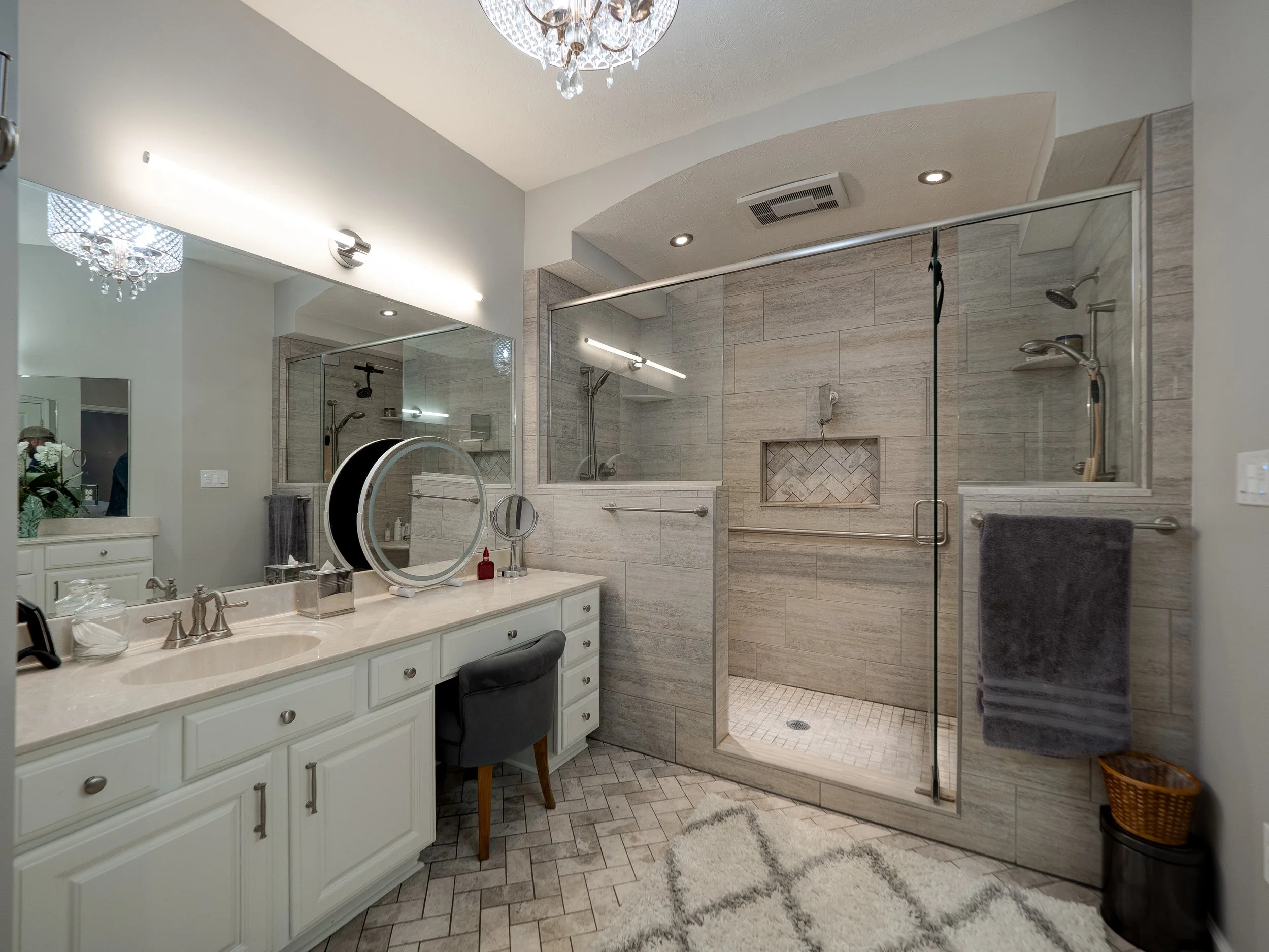 455 Evergreen Plaza2049.jpg