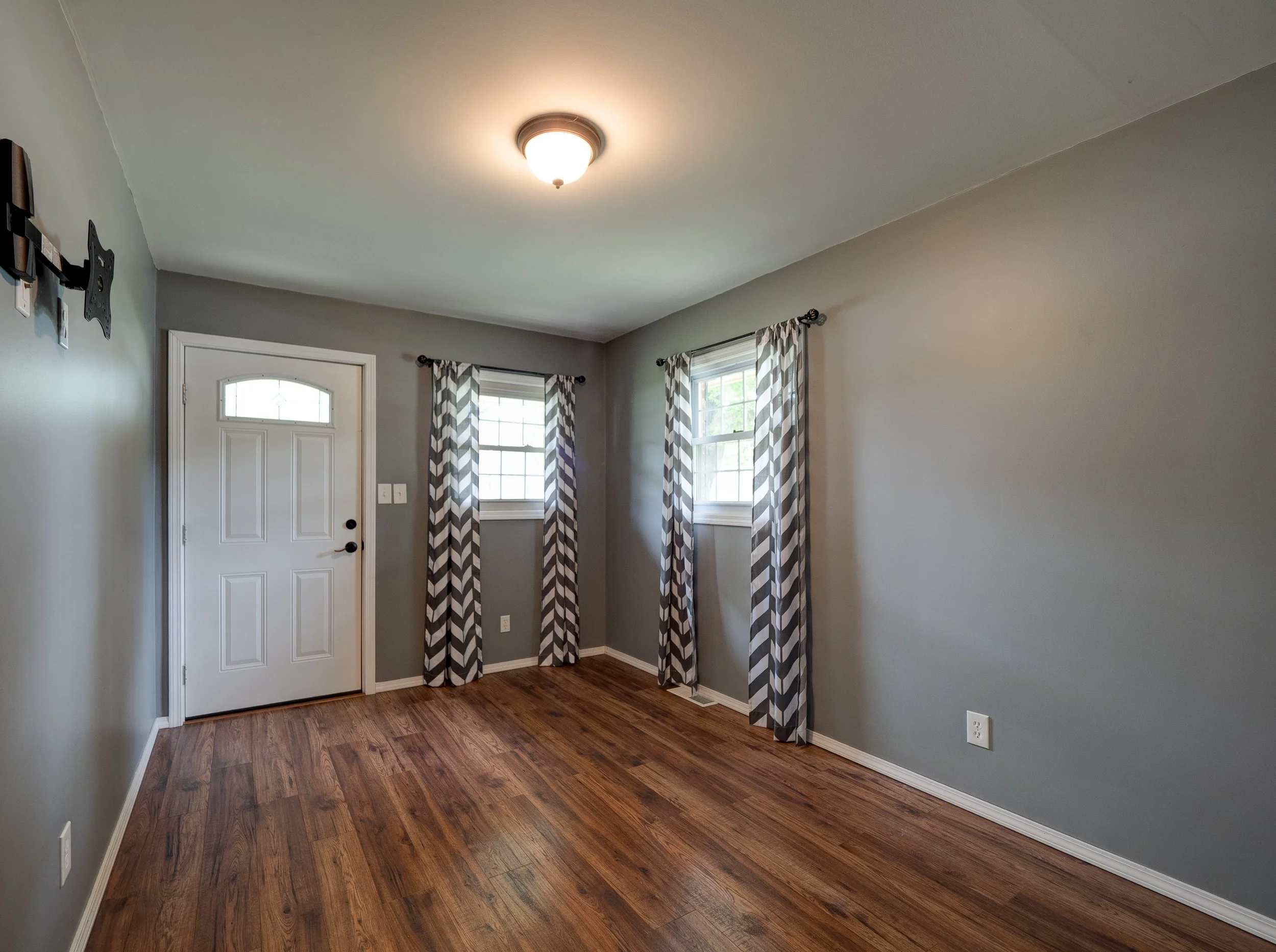 421 W Medcalf Dale IN6.jpg