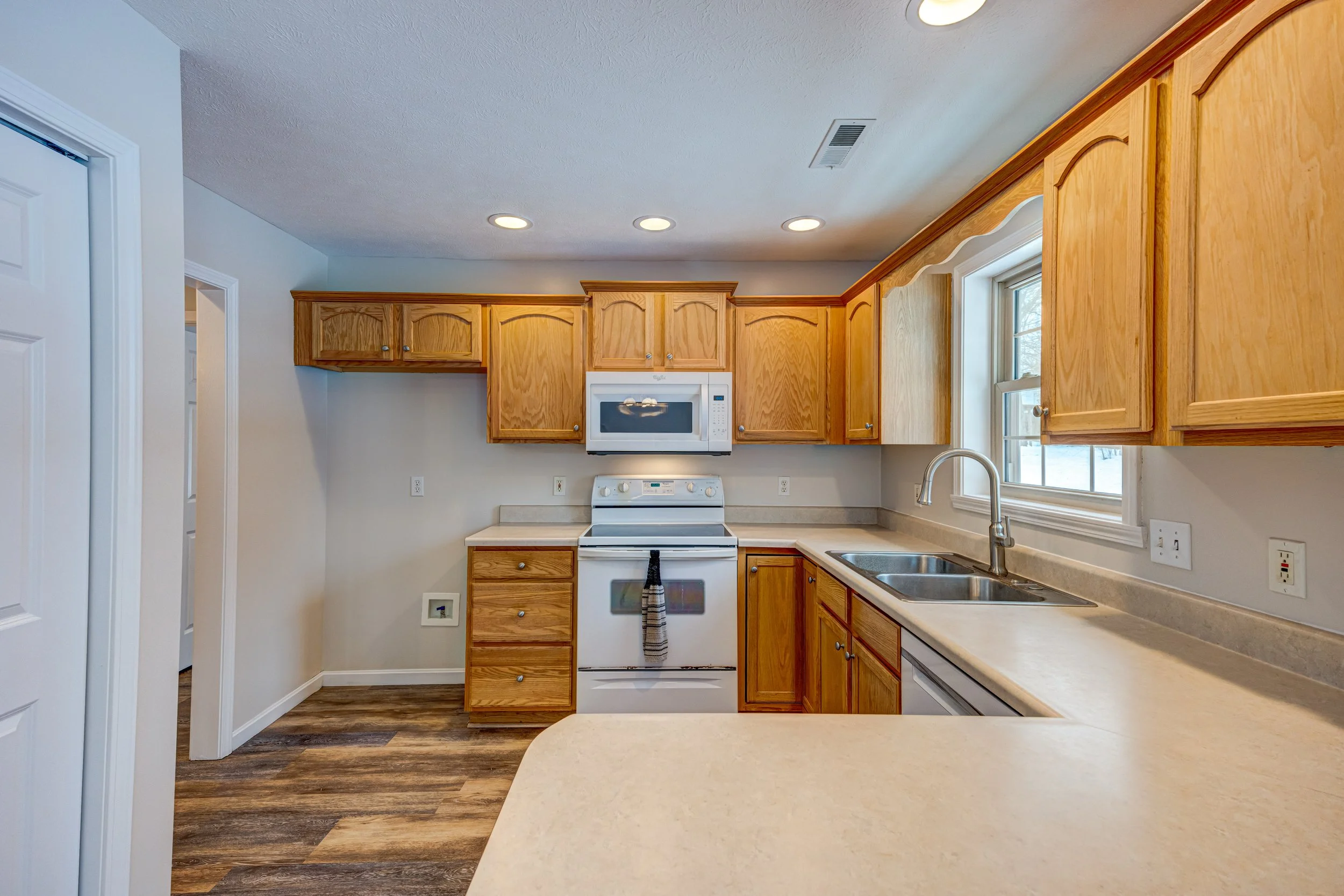 1137 S Balthazar Dr Samta Claus IN 15.jpg