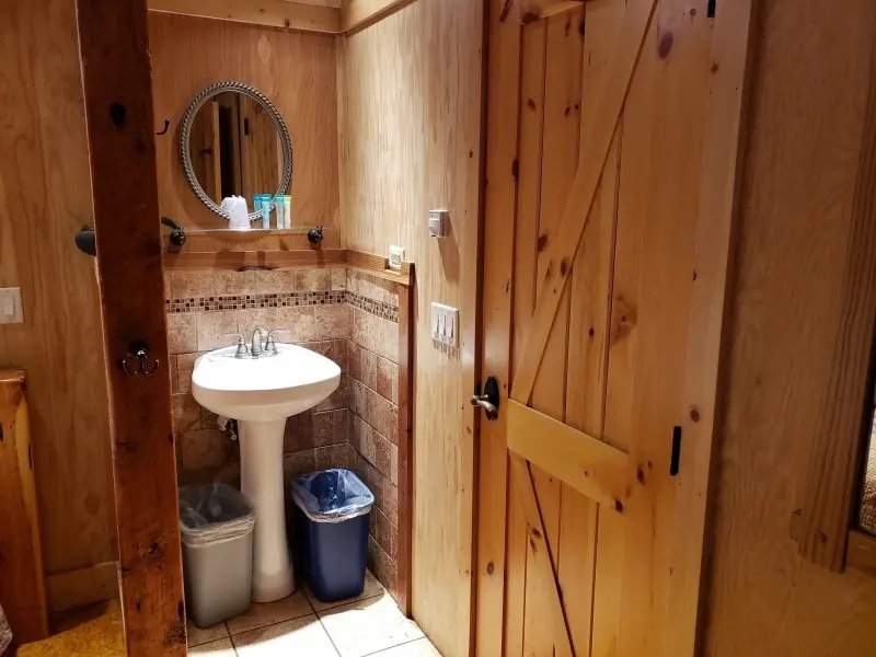 Cabin_2_Sink.jpeg