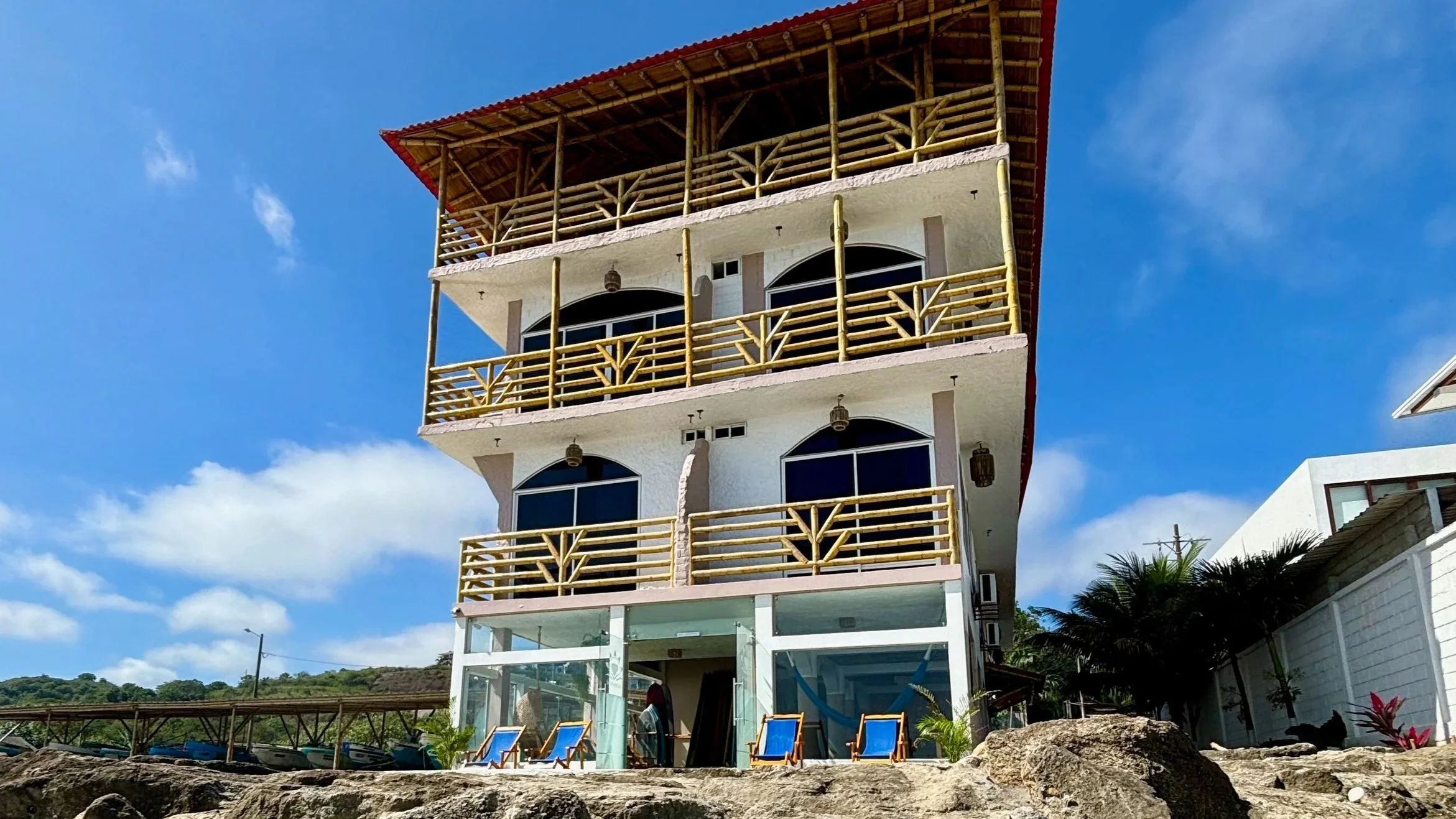 FachadaHotelLaJoya.jpg
