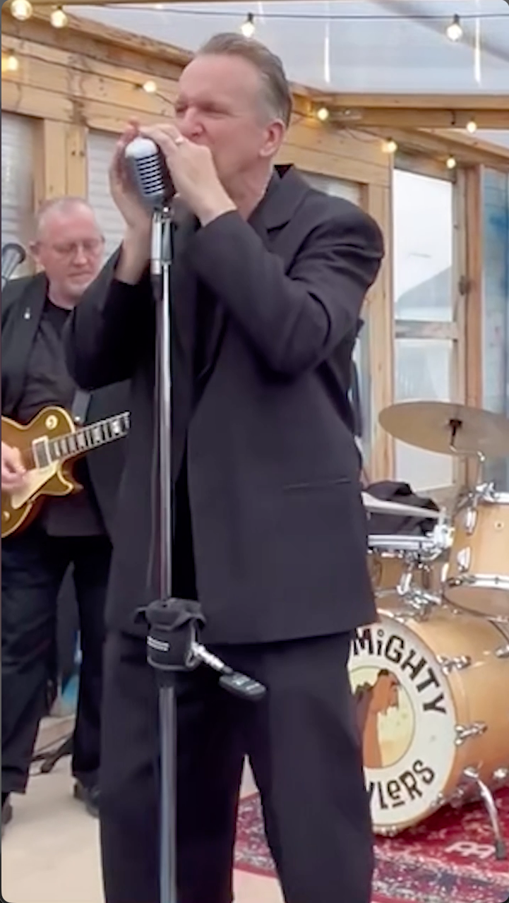 Howlin' Long Black Train