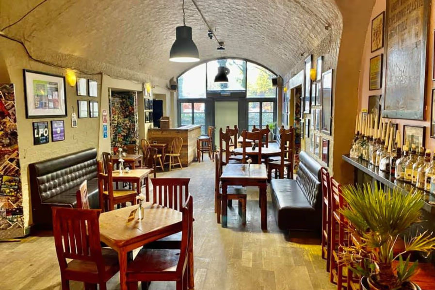 Glasgow Live: Glasgow institution McChuills opens as cafe in 'last-ditch' attempt to avoid closing for good
