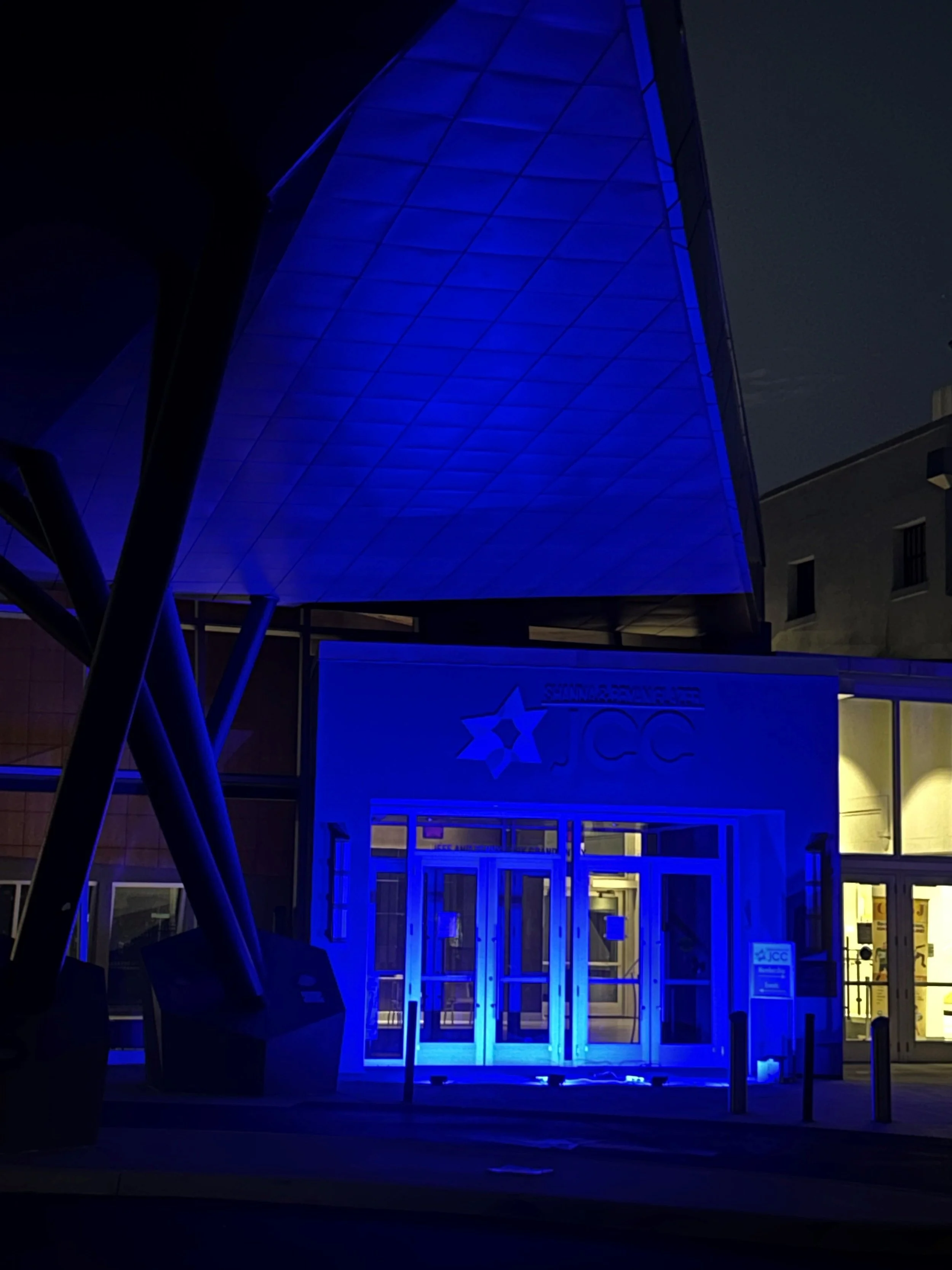 USA-FL_Tampa_JCC-SBG Shines Blue 2 Carolyn Wilson.jpg