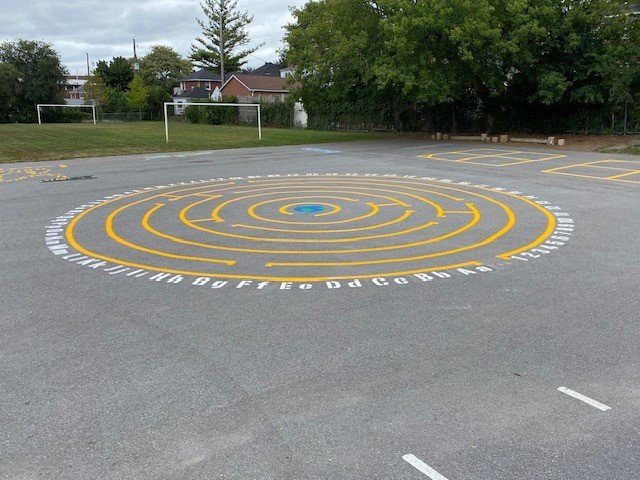18' Circle Maze with Alphabet and Numbers.jpg