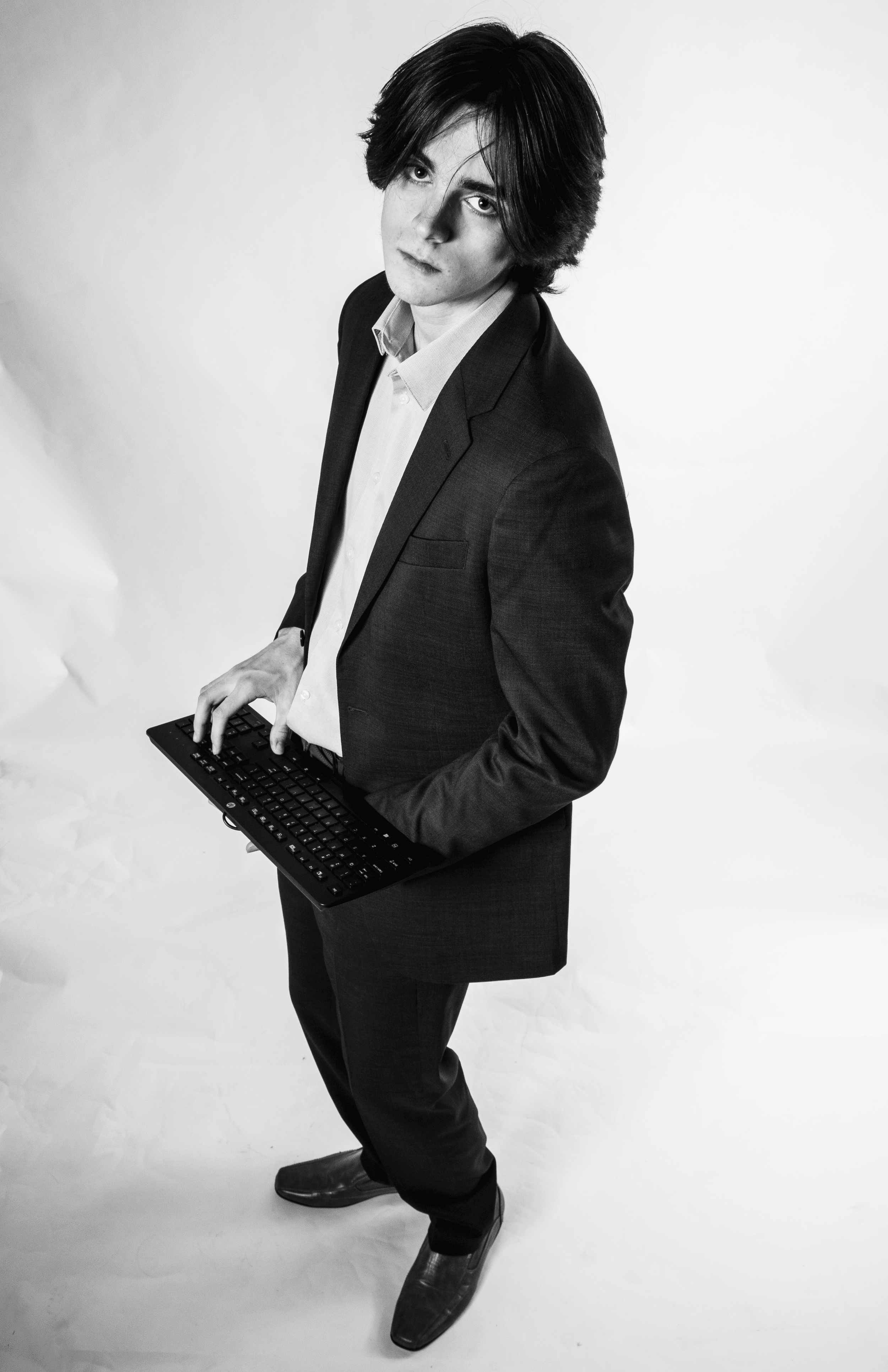 SuitShoot-459_1.png