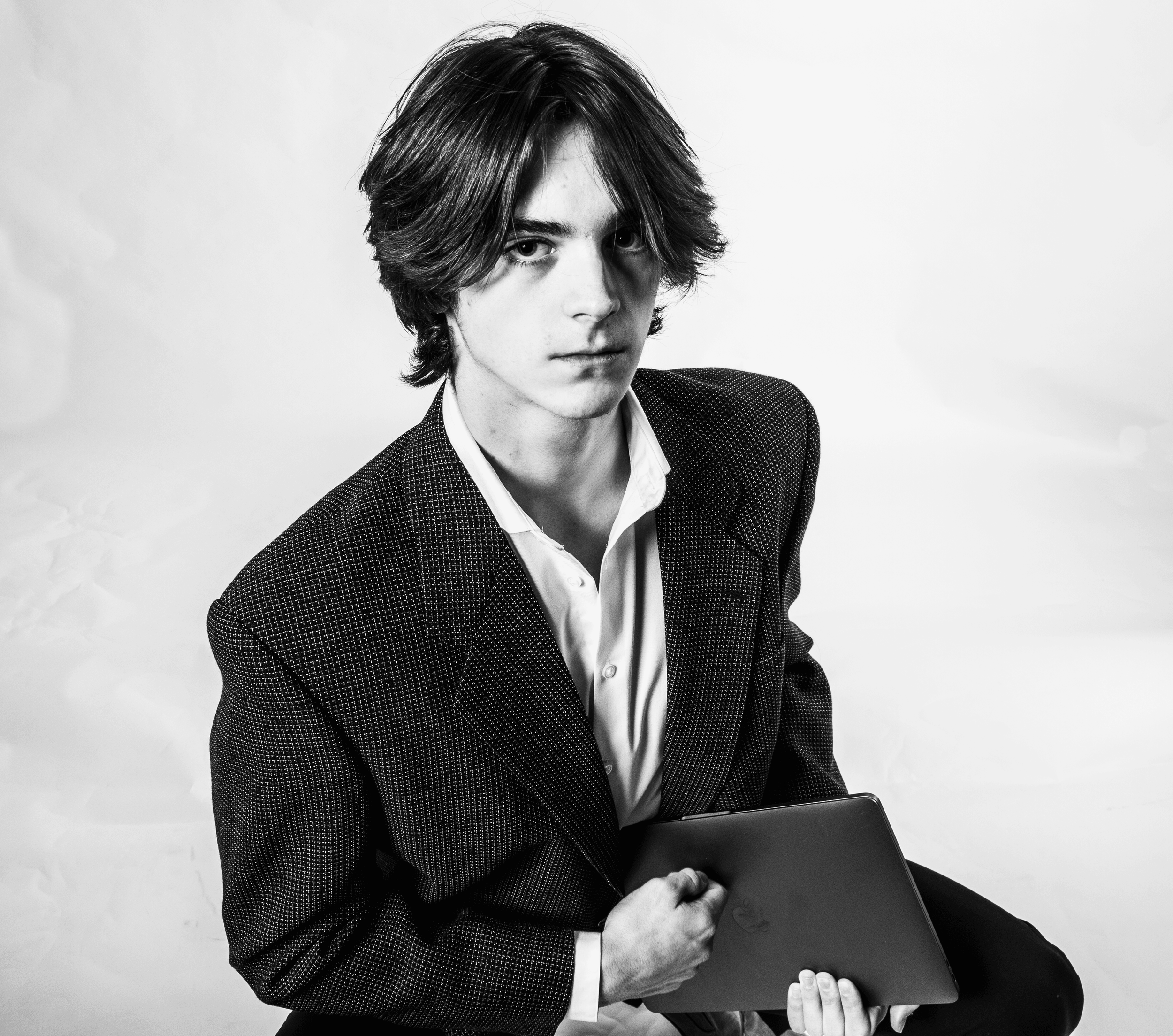 SuitShoot-226_1.png