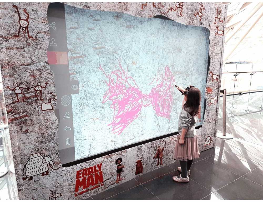10 foot graffiti wall.gif