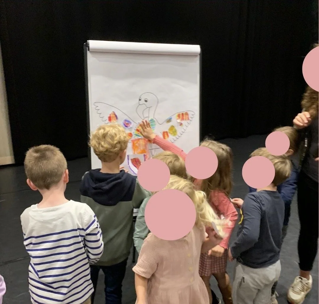 Foto van een klassenbezoek. Marlien Crooijmans kinderboeken.