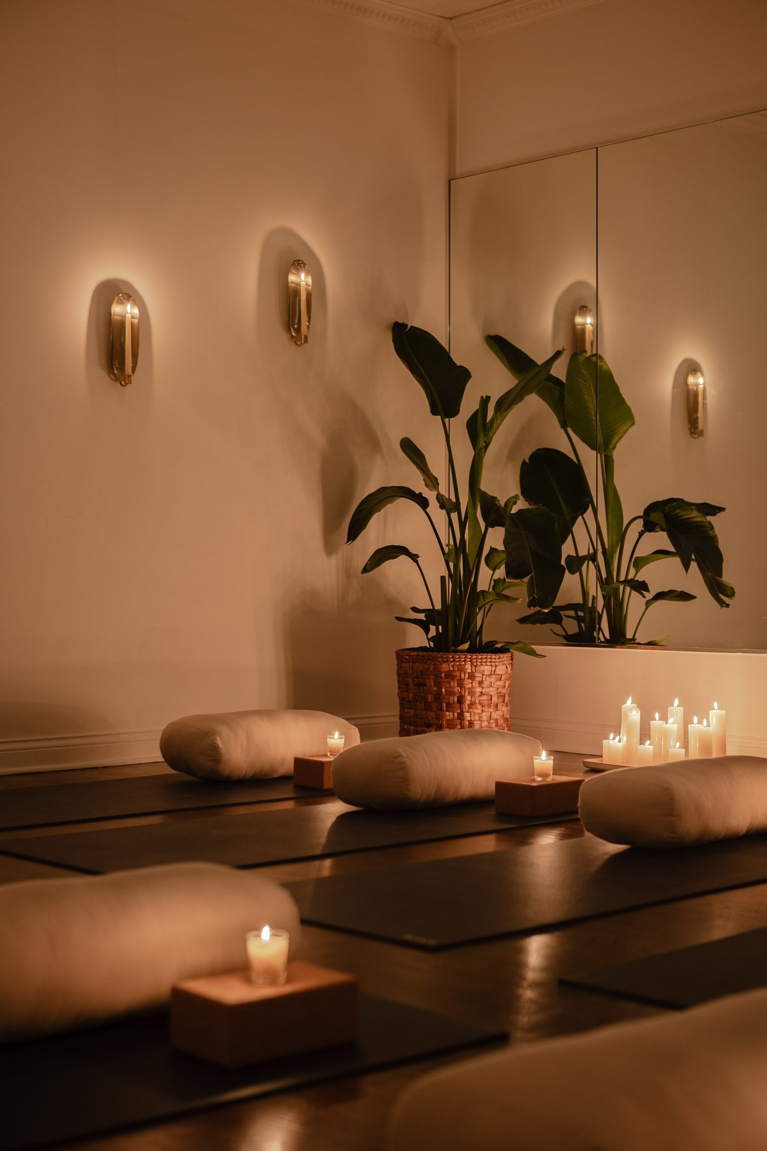South Loop Chicago Yoga Studio | Half Moon Yoga