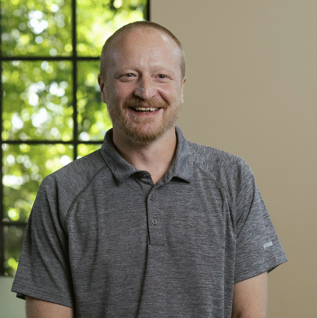 ⊚ Mike Baker