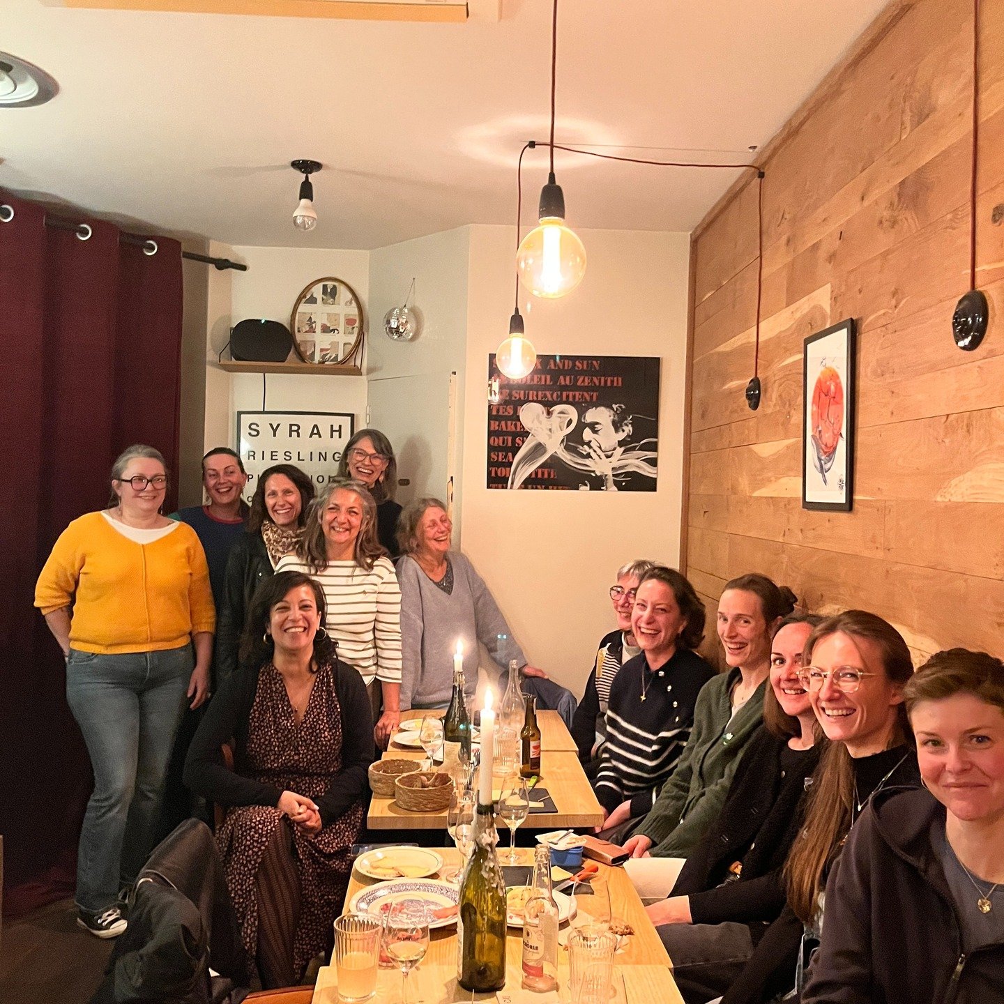 ✨ Tellement reconnaissante pour cette soir&eacute;e Blabla et Bouffe Storytelling des Femmes ✨
Notre &eacute;v&eacute;nement inaugural &agrave; Divine Com&eacute;die &agrave; Nantes a &eacute;t&eacute; &agrave; la hauteur de toutes nos attentes &mdas