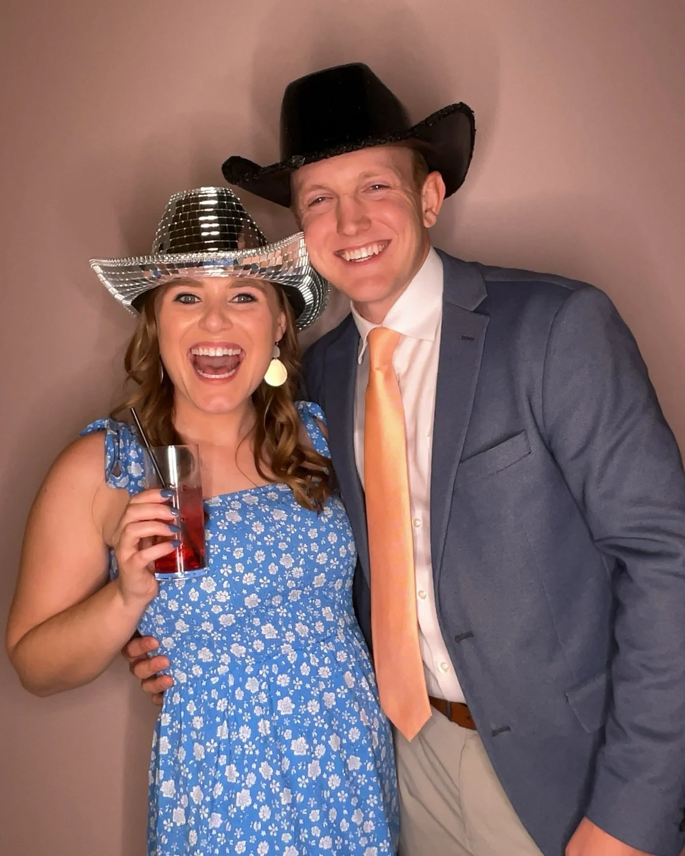 How excited we are thinking about warm summer events ☀️🤭🍸 We still have availability this spring and summer! Our selfie booth is the perfect way to elevate your next event and capture memories that will last a lifetime! Visit our website to inquire