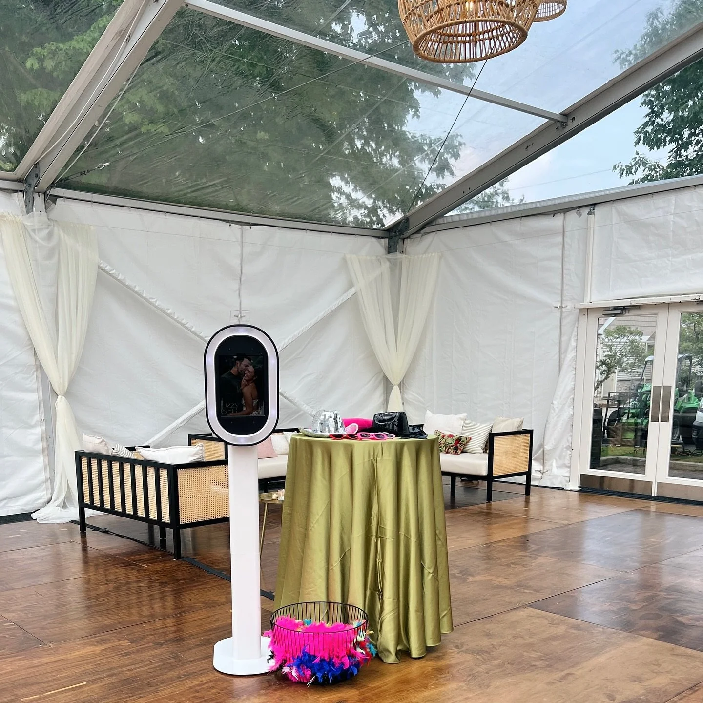 We&rsquo;re loving this photo booth set up from last night! It was a stunning wedding at @oakwoodresortevents, they opted for no formal backdrop because they wanted the dance floor to be the background - and we must say we&rsquo;re obsessed! ✨🥂🪩 Su