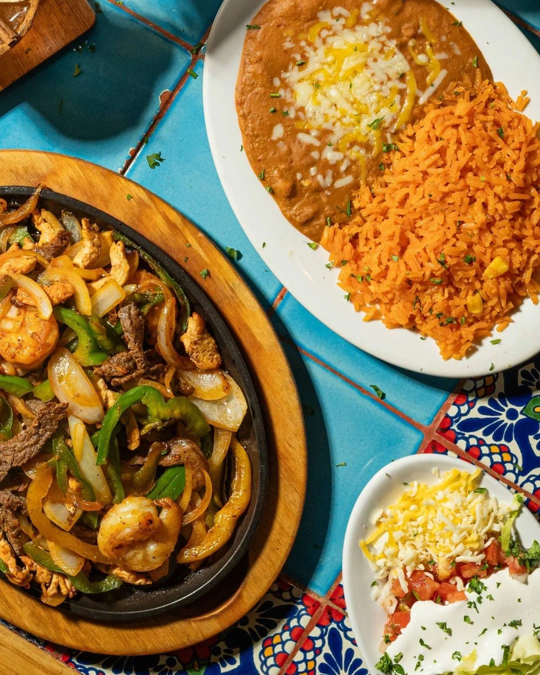 Cold nights, sizzling fajitas 🔥 Emiliano&rsquo;s is calling.