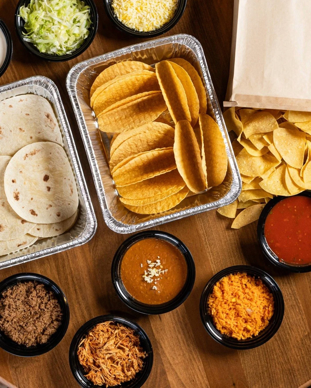 To have a taco bar for your guests is to have a hero-like performance as a host...just saying! 😊

See our family packs at the link!