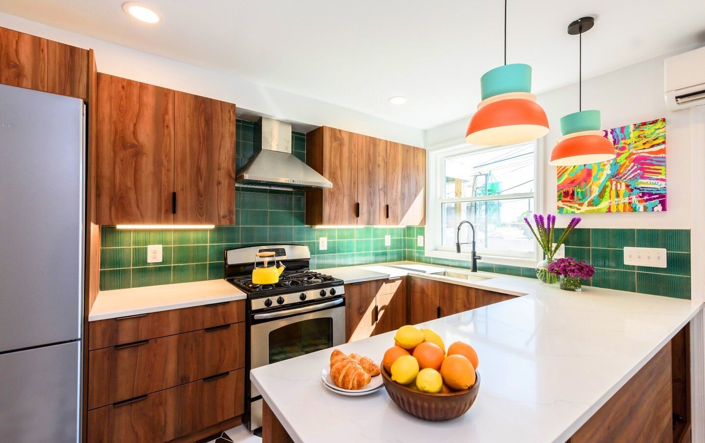 I love revisiting this kitchen because it is such a massive transformation (➡️ for the unrecognizable before). ⁠
⁠
Making the window smaller (shocking, I know!) allowed us to wrap the cabinetry under the sink and create this fantastic peninsula that 