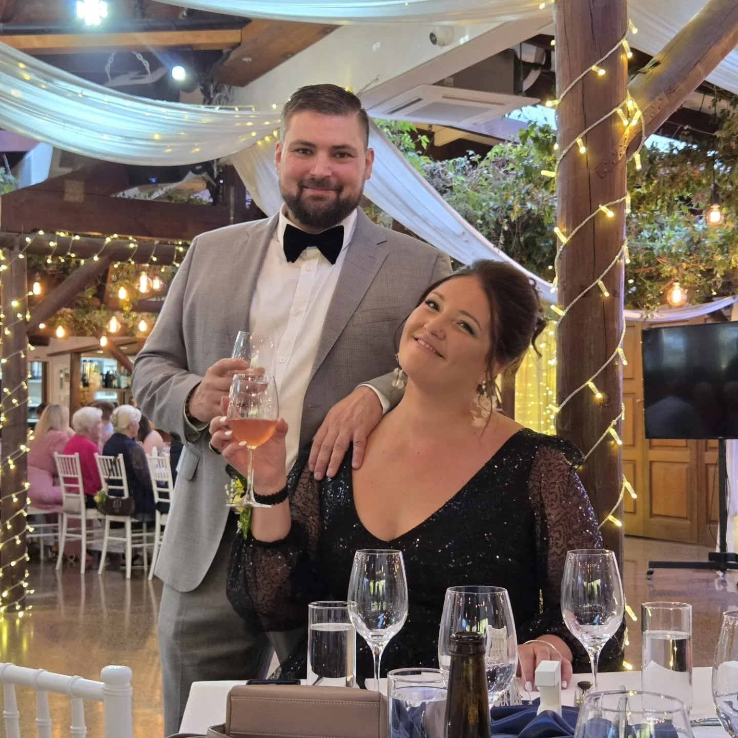 A massive shout out to the very talented @lexiadyer_makeup.and.hair for making me look and feel SO SPECIAL! 🤩 I couldn't believe how good my hair and makeup looked even at midnight! 

What a big beautiful day!! 🥂

#celebrantandmc #bigjob #hairstaye