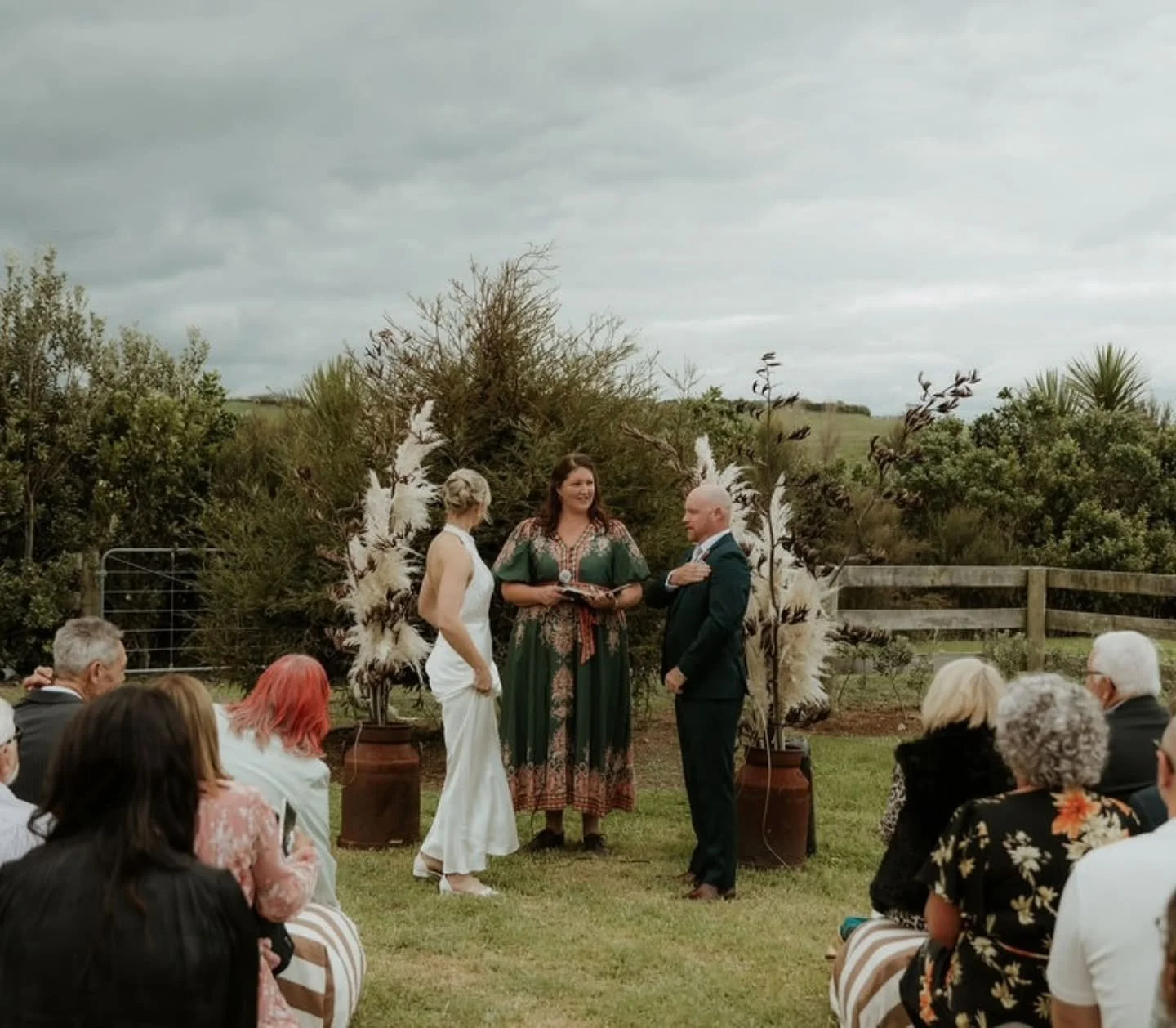 It's hard to say exactly what was happening in this moment.. 

Cam offering a pledge of some kind!? 
Emily looks ready to run 🤣
And me? I'm as perplexed now as I look in the picture! 

Facials and odd body language aside, hats off to Kristen @_kwh_p