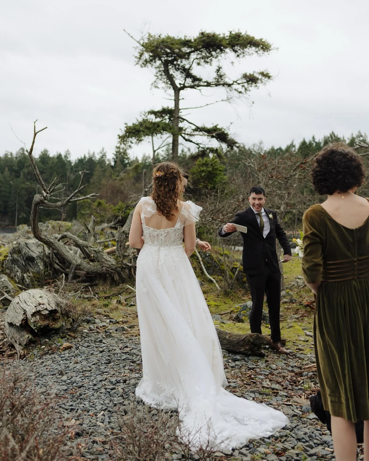 Calling all Ocean Lovers&nbsp;🌊✨&nbsp;

I am beyond excited to officially be teaming up with @elope_bc for their Vancouver Island Pop-Up Elopement Day this summer!

Join us on Saturday, August 15th, 2026 on beautiful&nbsp;Vancouver Island&nbsp;for a