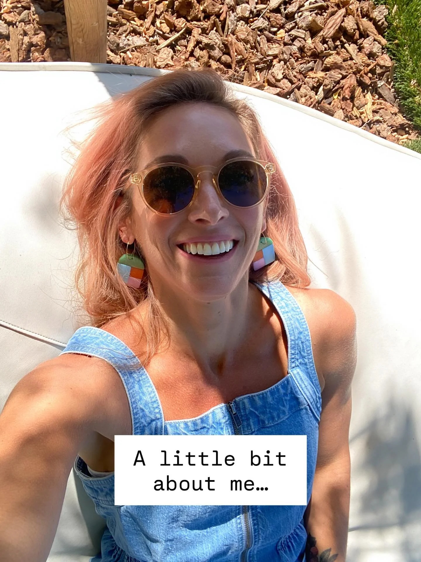 Hi! 👋 I&rsquo;m Jenna. I can tend to be all business (🧘&zwj;♀️) on social media, so I thought I&rsquo;d take a little time to share a bit about me and my life so far ☺️.

Thank you for reading! 💗🙏

#yoga #yogateacher #yogalife #yogalifestyle #abo
