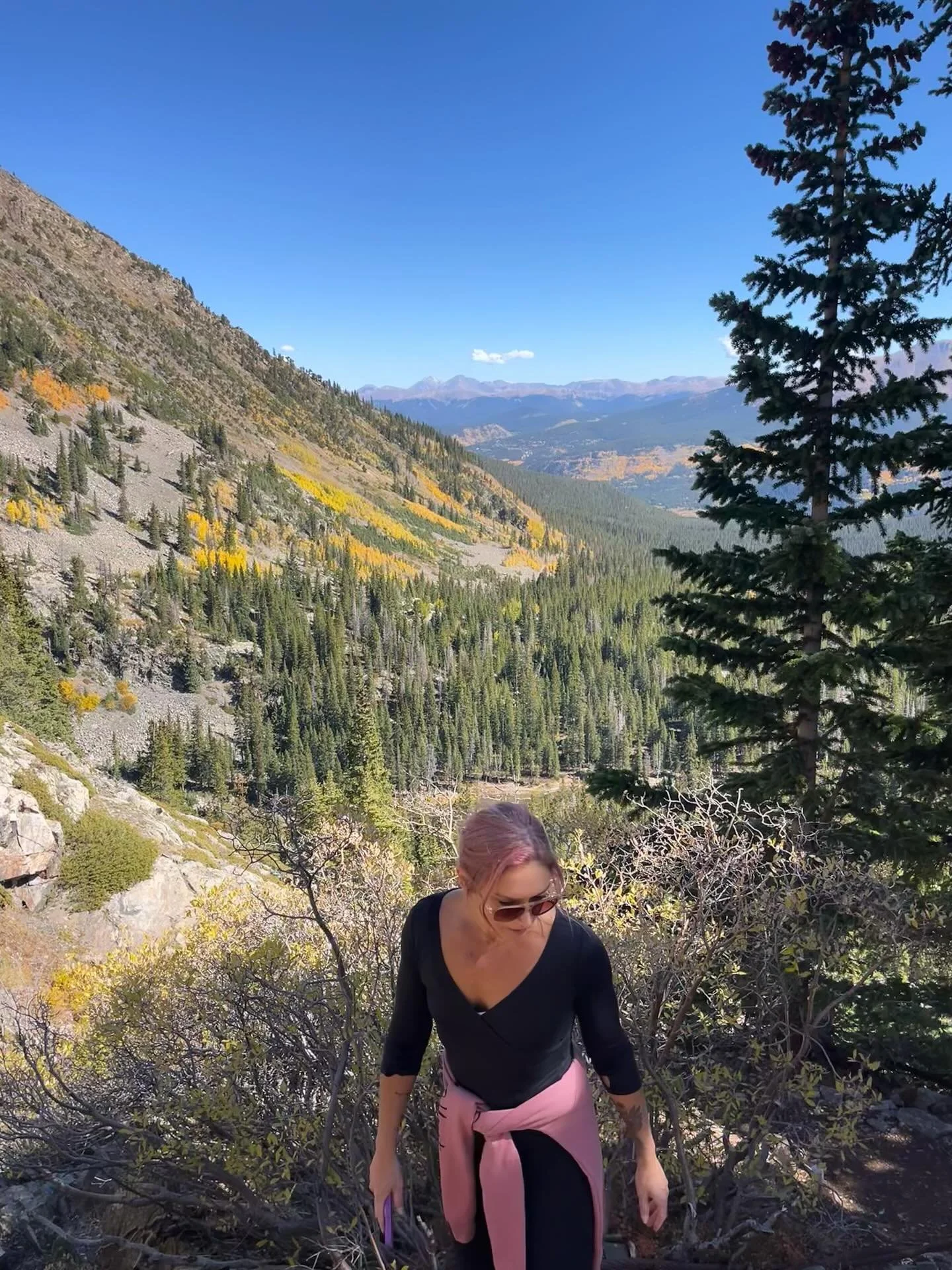 ✨This is 43✨

Spent the weekend recharging with my family in Breckenridge, reflecting on the past year, and intention setting for the year ahead. Grateful for this time out in nature, for another trip around the sun, and for my family ☀️💗

#breckenr