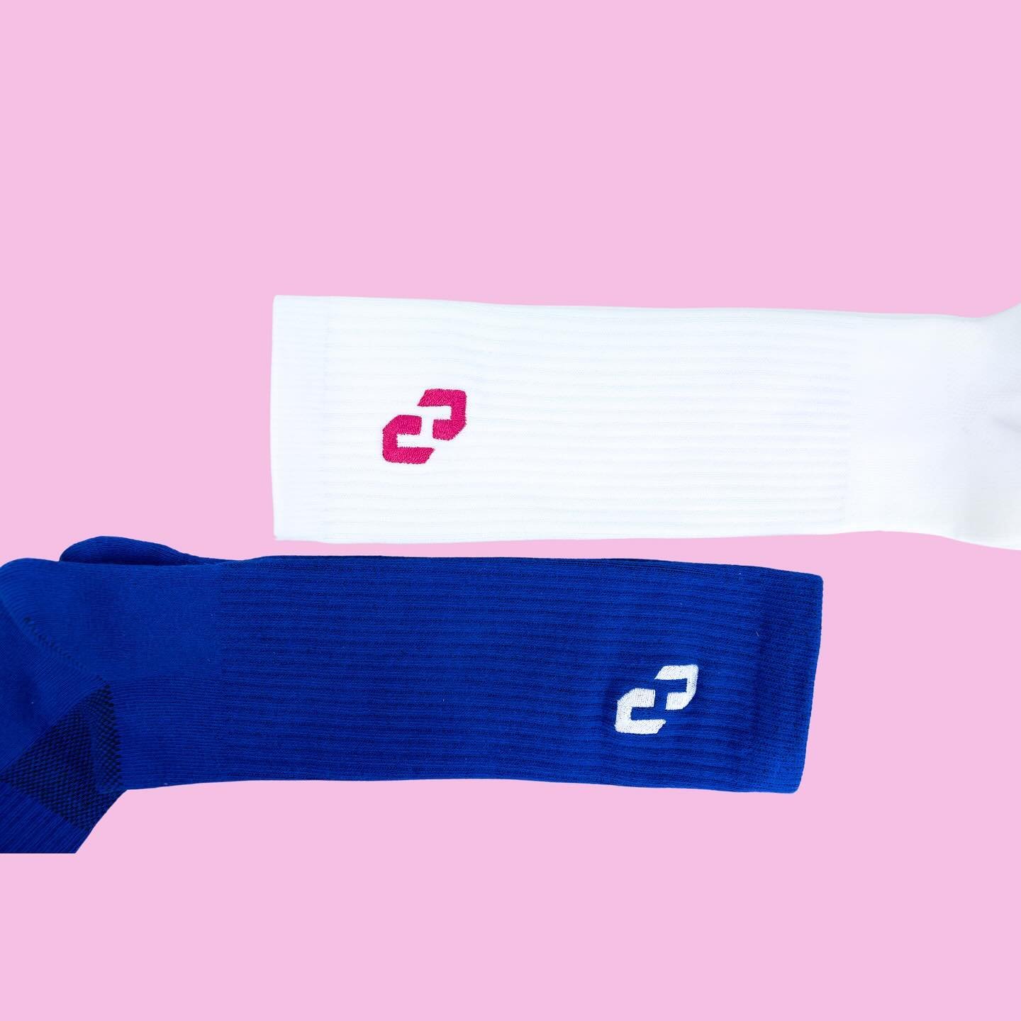 Here&rsquo;s everything you need to know about our custom socks. 

🧦 minimum of 50 
🧦 FREE pms color matching
🧦 up to 6 colors on most socks
🧦 knitted product
🧦 20+ different styles 
🧦 additional add ons

Adding an embroidered logo or Kraft pap