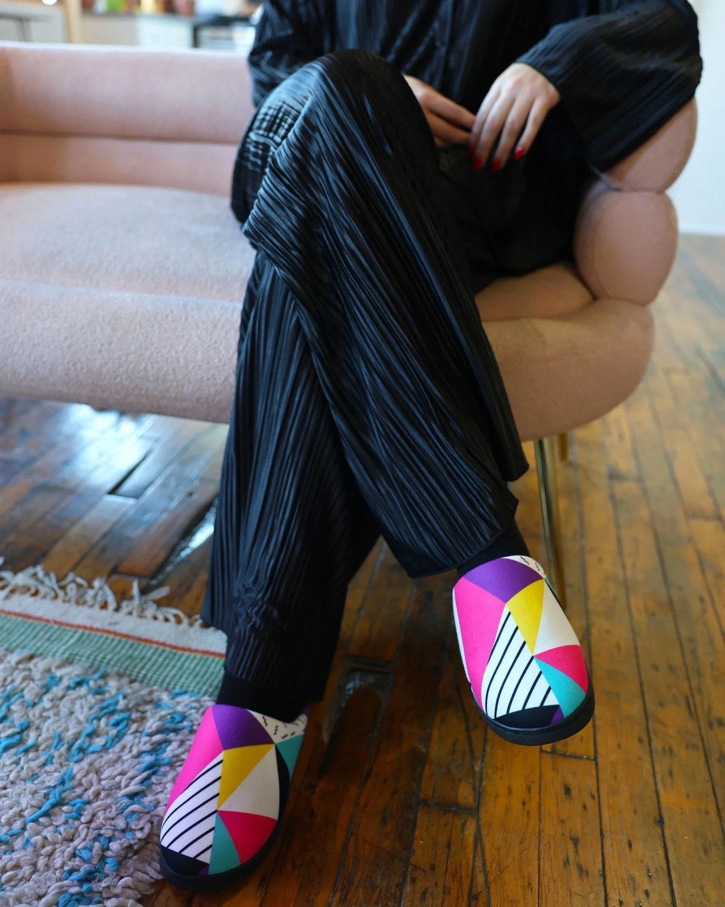 ✨ Cozy season is here, and we&rsquo;ve got the perfect in-home shoes for you! ❄️
Think our fuzzy slippers &mdash; but sleeker. Designed for ultimate warmth and comfort, these lightweight slippers feature soft fur lining (in black or white) and can be