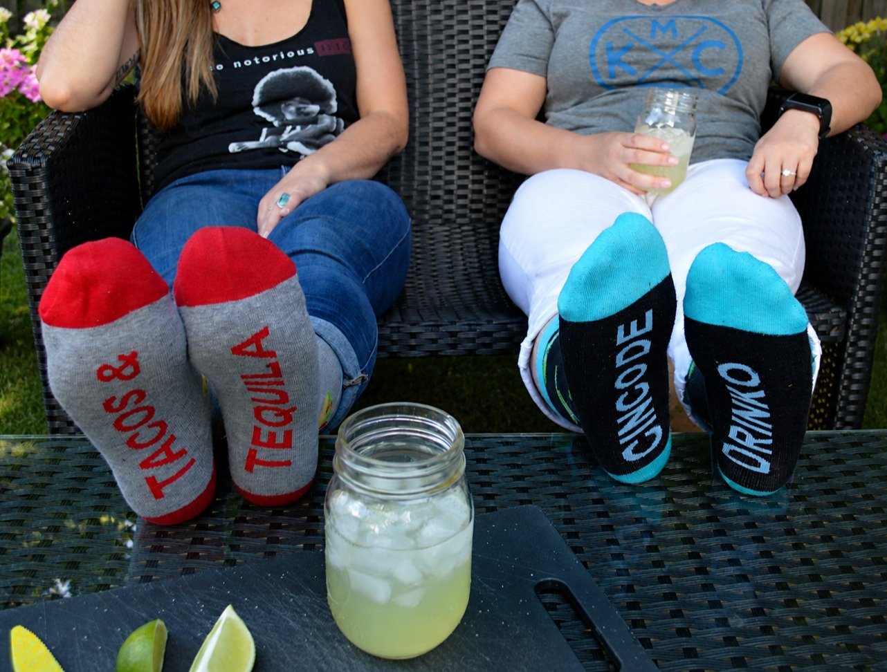Cinco de Mayo just called&hellip; it said your feet deserve a fiesta too 🌮🍹🧦

Why celebrate with basic when you can step it up with custom socks? Whether you&rsquo;re sipping margaritas or just here for the tacos, there&rsquo;s no better way to re