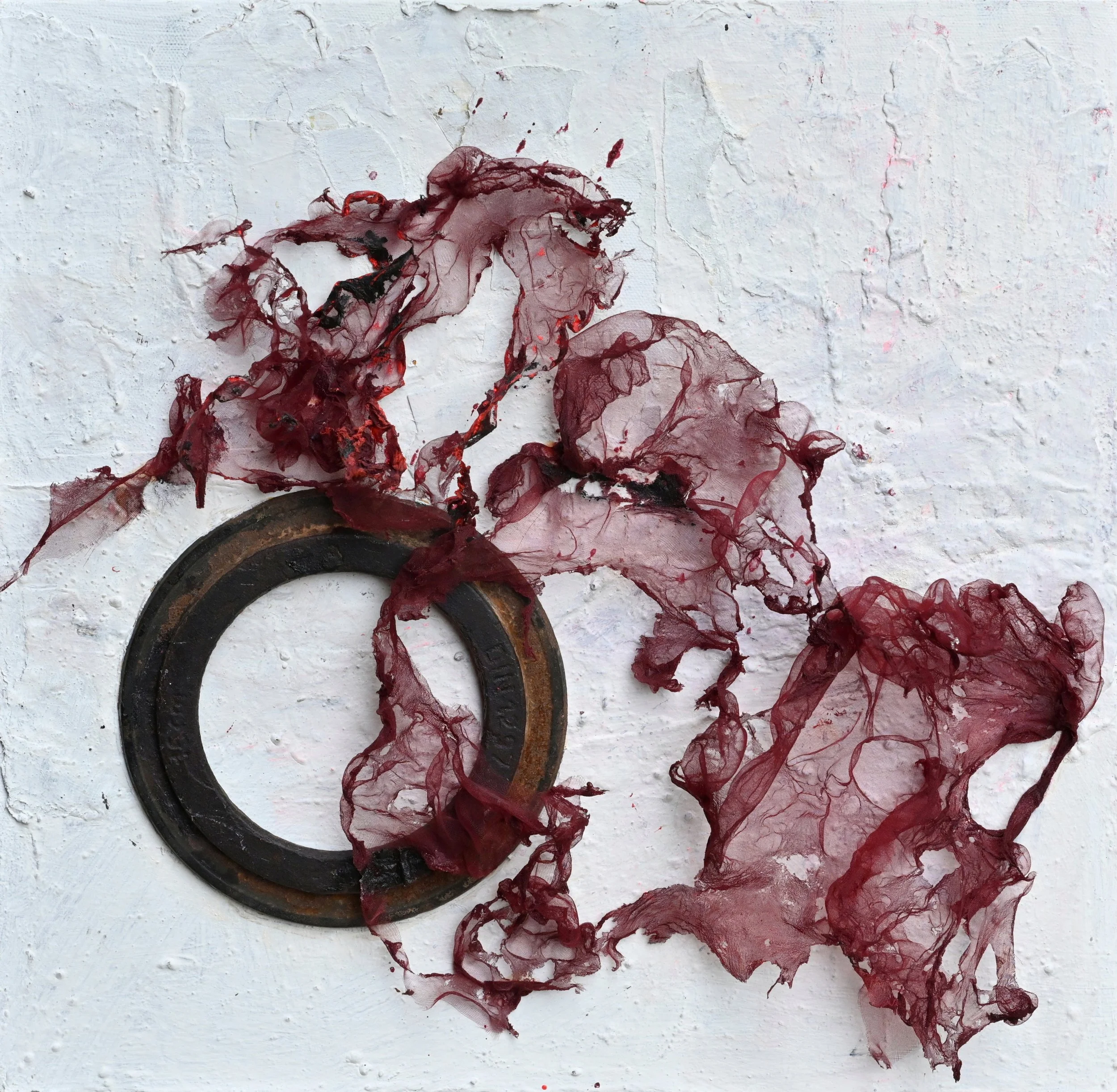 Friederike Thaler, Collage Eisen + Tüll auf Leinwand, 40 x 40 cm (Nr.61)