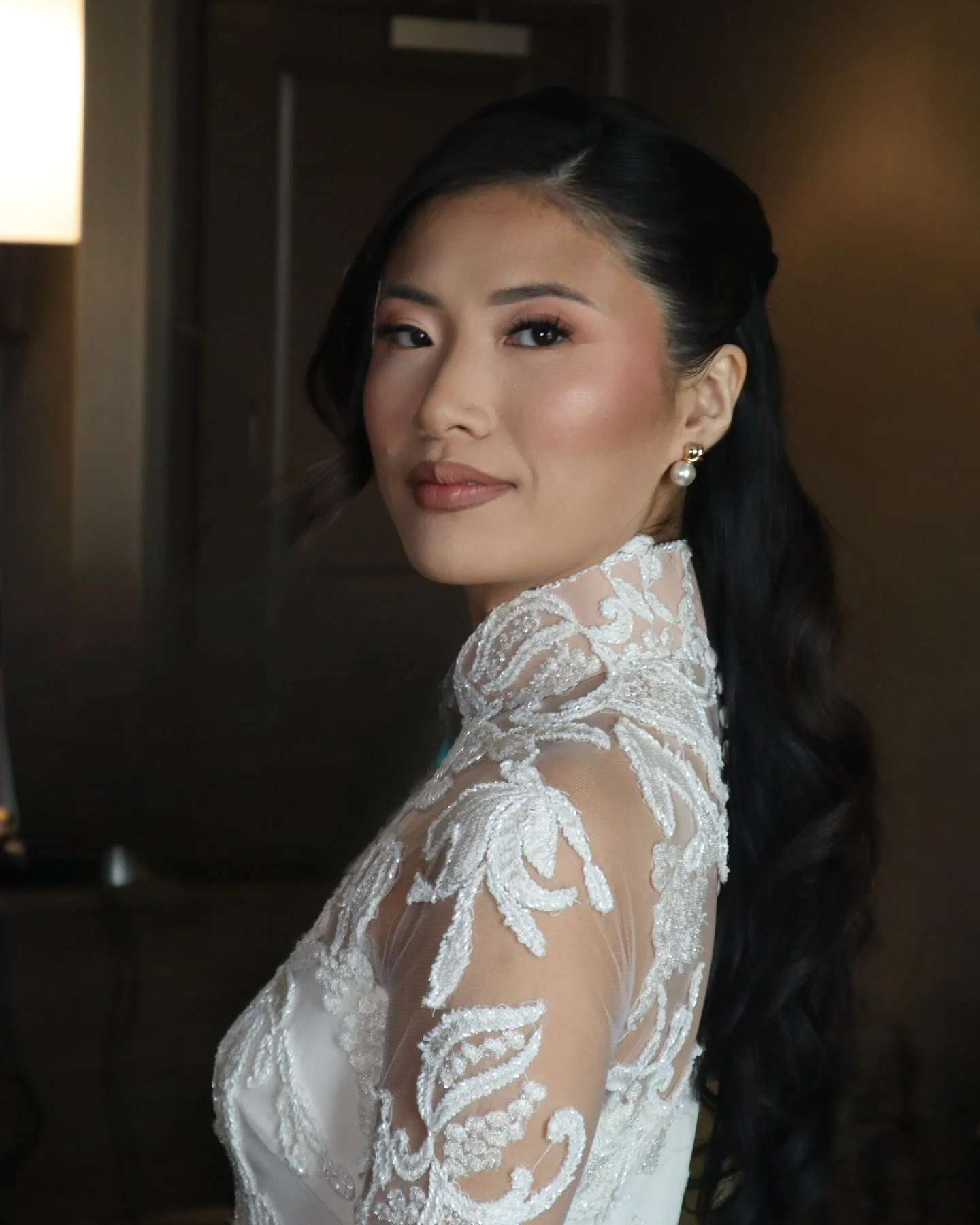 The most radiant beauty! Happy wedding day Jen!
Makeup: @mlaak.mua 😍
Michigan Wedding hair
Michigan Wedding Makeup
Updo
Hairstyles
Michigan MUA
Glam Makeup
Destination Wedding Hair
#michiganweddinghair #bridalhair #bridalhairstyles #highu