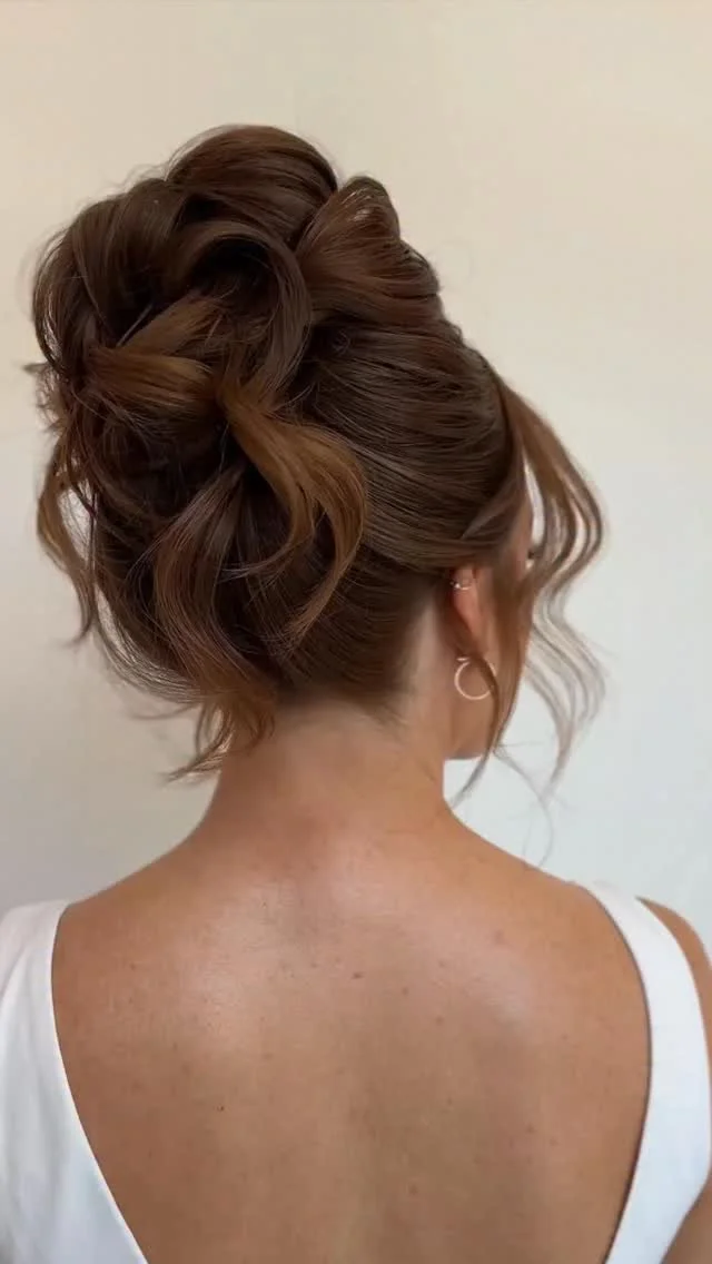 Follow for more hairstyling tips!
✨Bridal Hair Tip✨
When working in the lower crown section, try splitting it into two smaller sections instead of one. This little trick helps preserve the length at the top ✨
Why does that matter?
💍 It keeps th