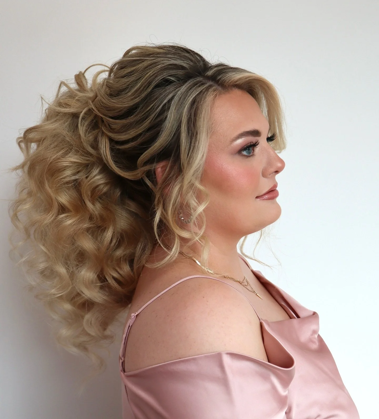 All of the texture for beautiful Farrah&rsquo;s brand shoot! 

@painted_by_brook @farrahlorencz