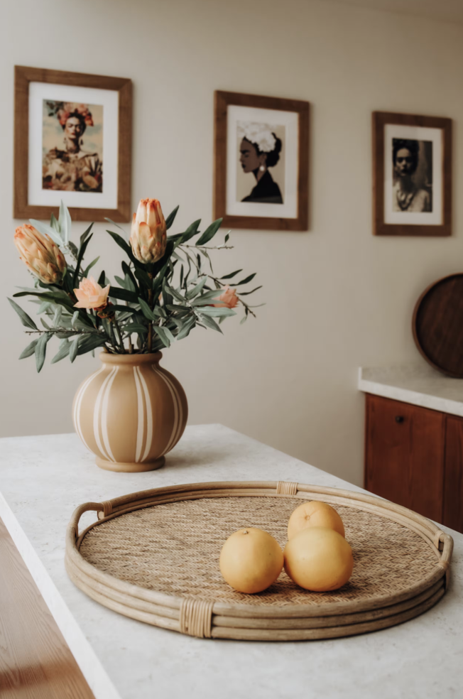 Flower Vase on a kitchen counter in malaga, spain.png