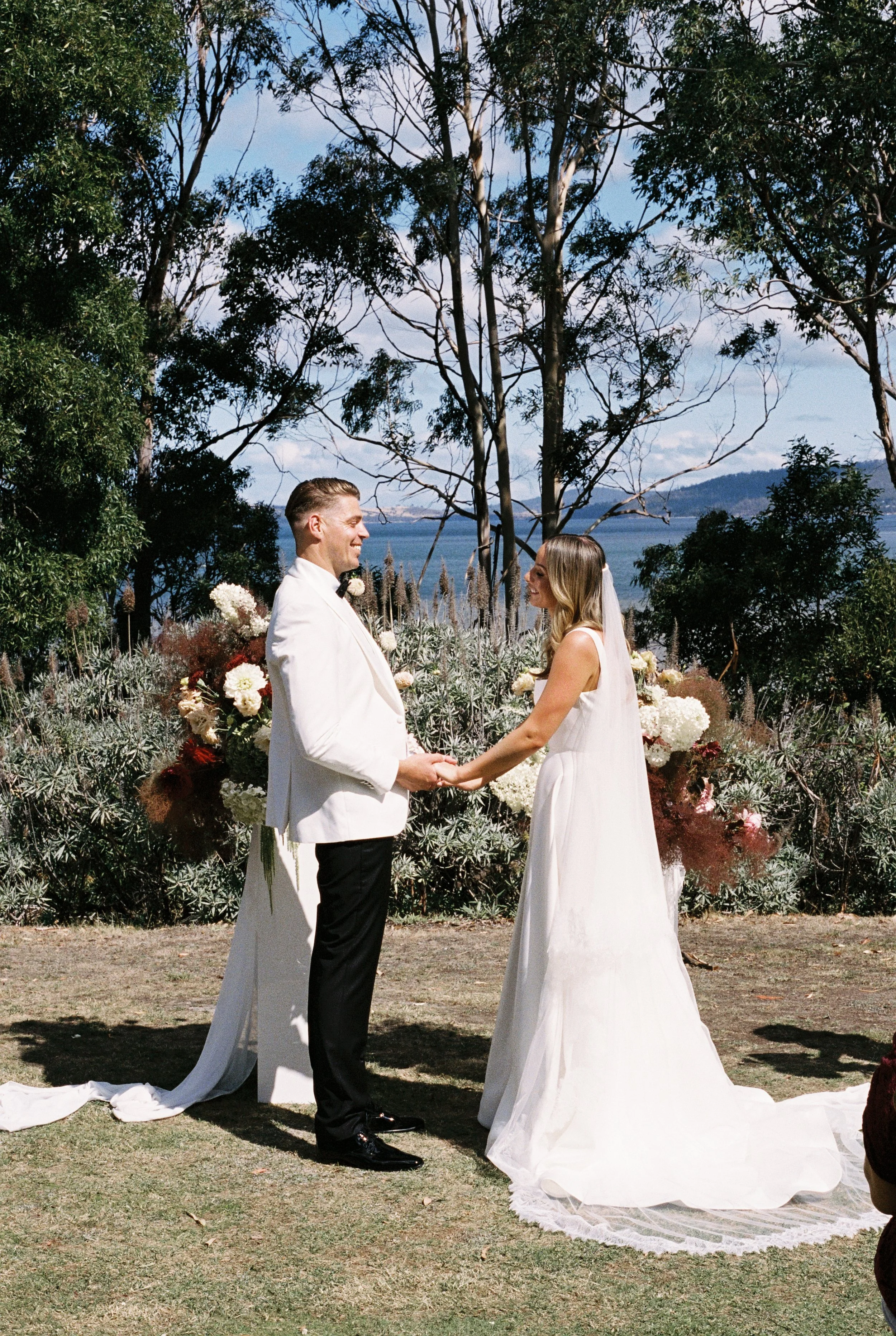 Villa Howden wedding ceremony Tasmania8.jpg