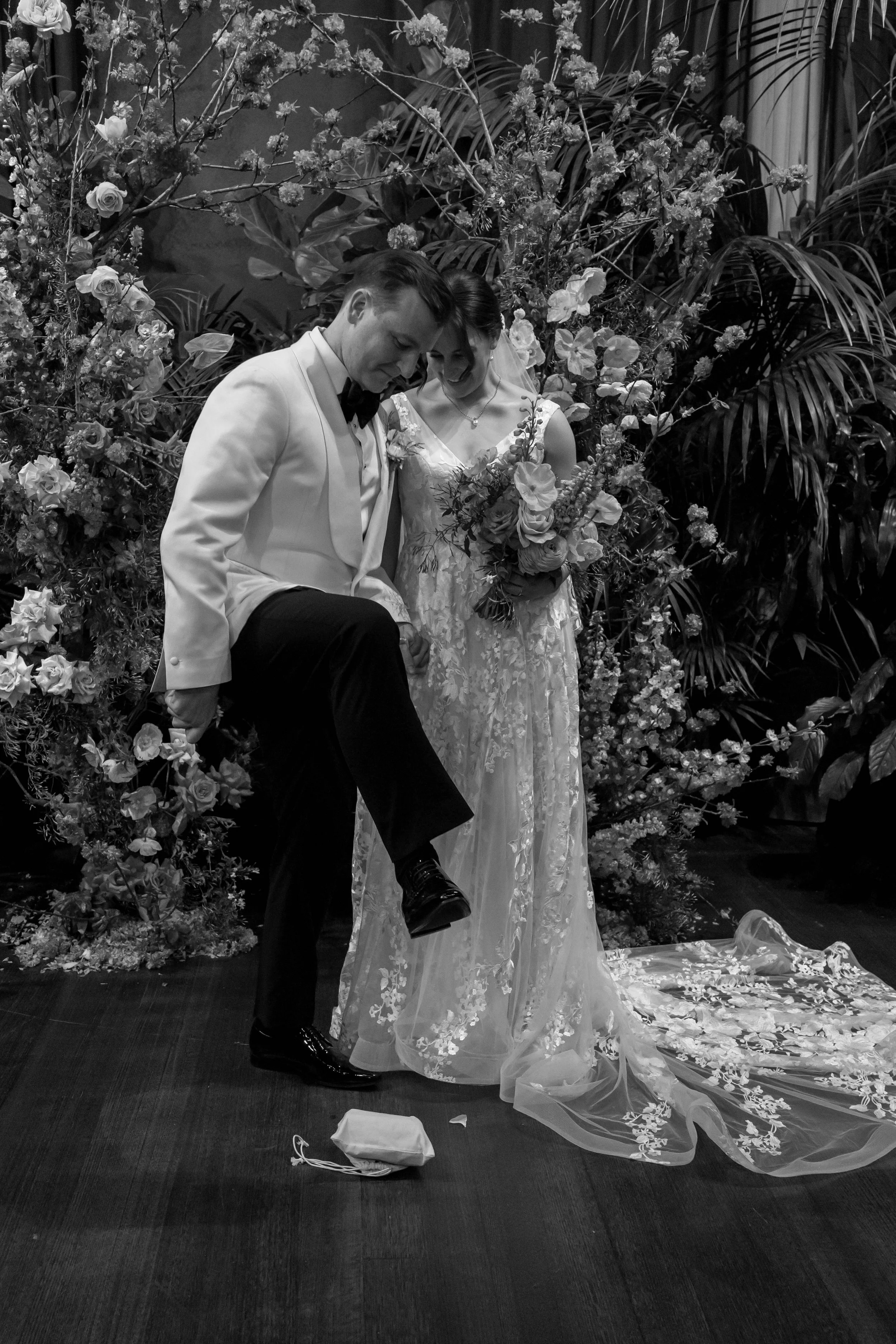 Hannah & Chris Express B&W-24.jpg