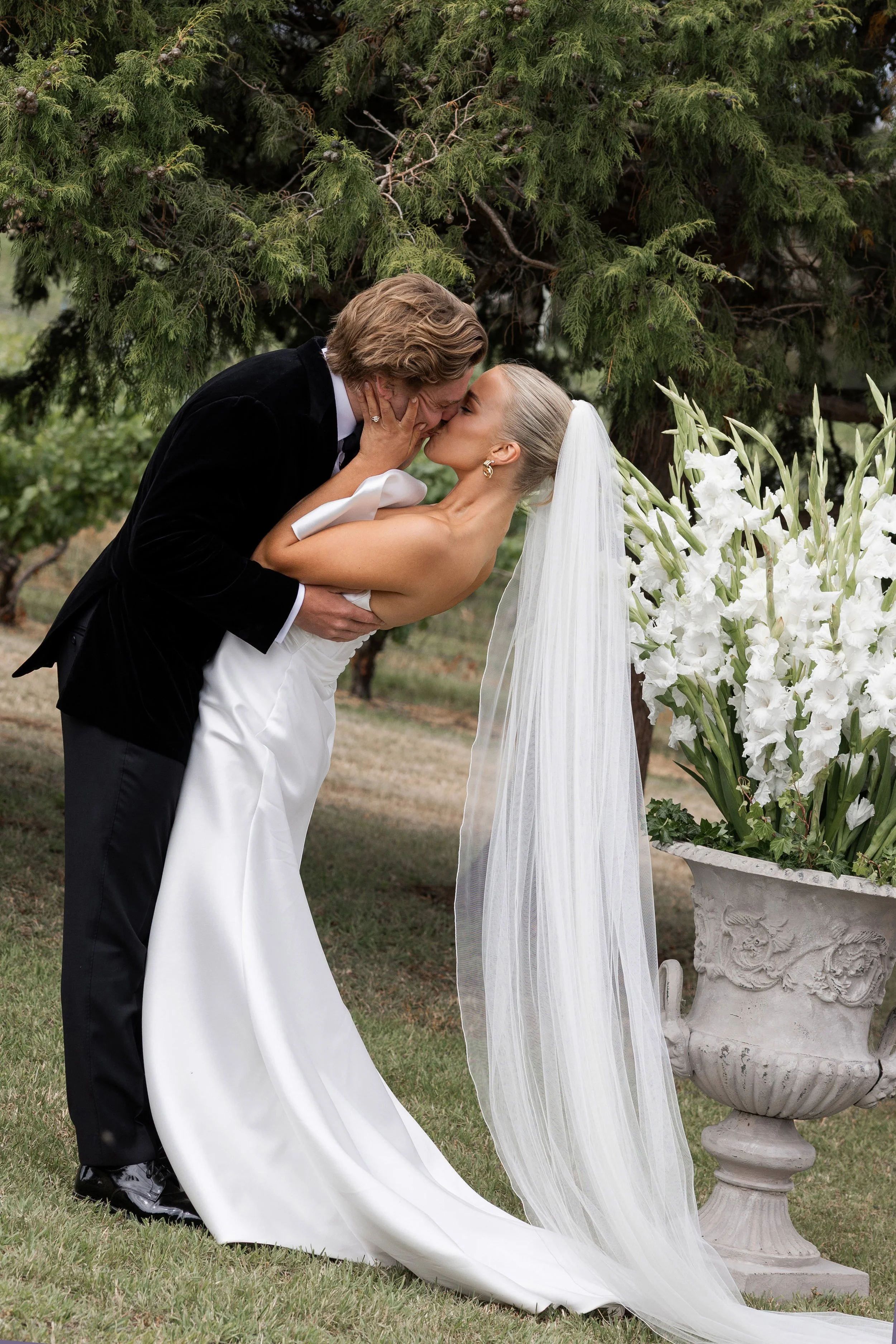 Courtney & Andrew-37_..jpg