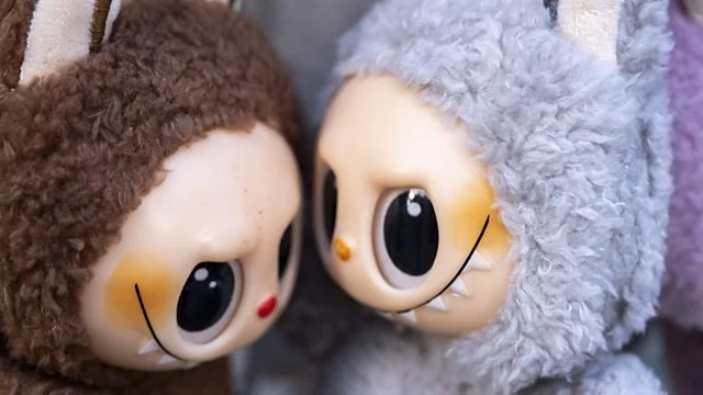 BBC World Service - Coldplay kiss cam and Labubus: 2025's viral moments