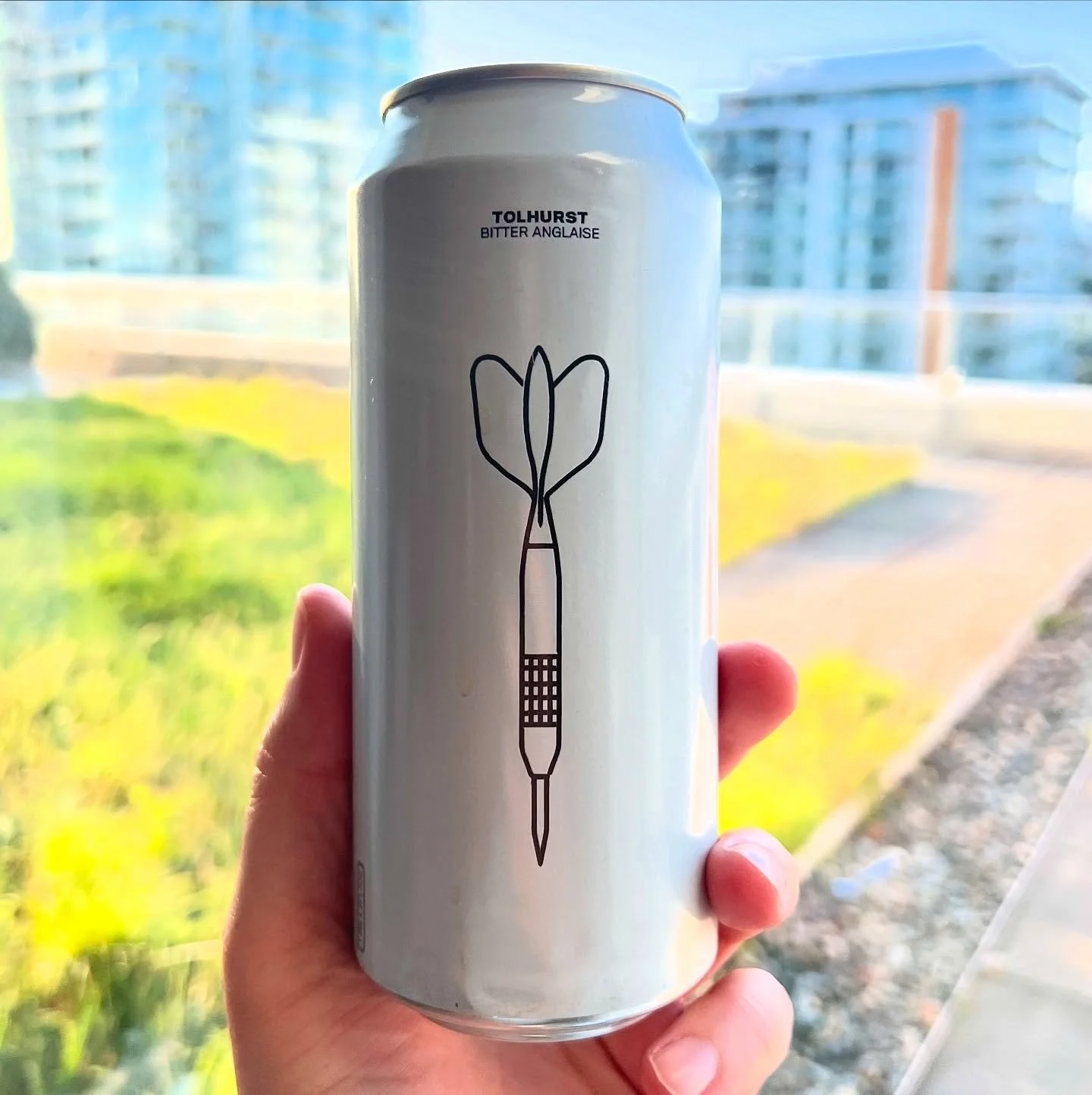 @brasseriesilo Tolhurst &ndash; Bitter Anglaise
Style: English Bitter
Brewery: Unknown (label is minimal to a fault)
ABV: Not listed, but assumed ~4&ndash;4.5%

Packaging &amp; First Impressions:
The can design is stylishly minimal &mdash; a white ba