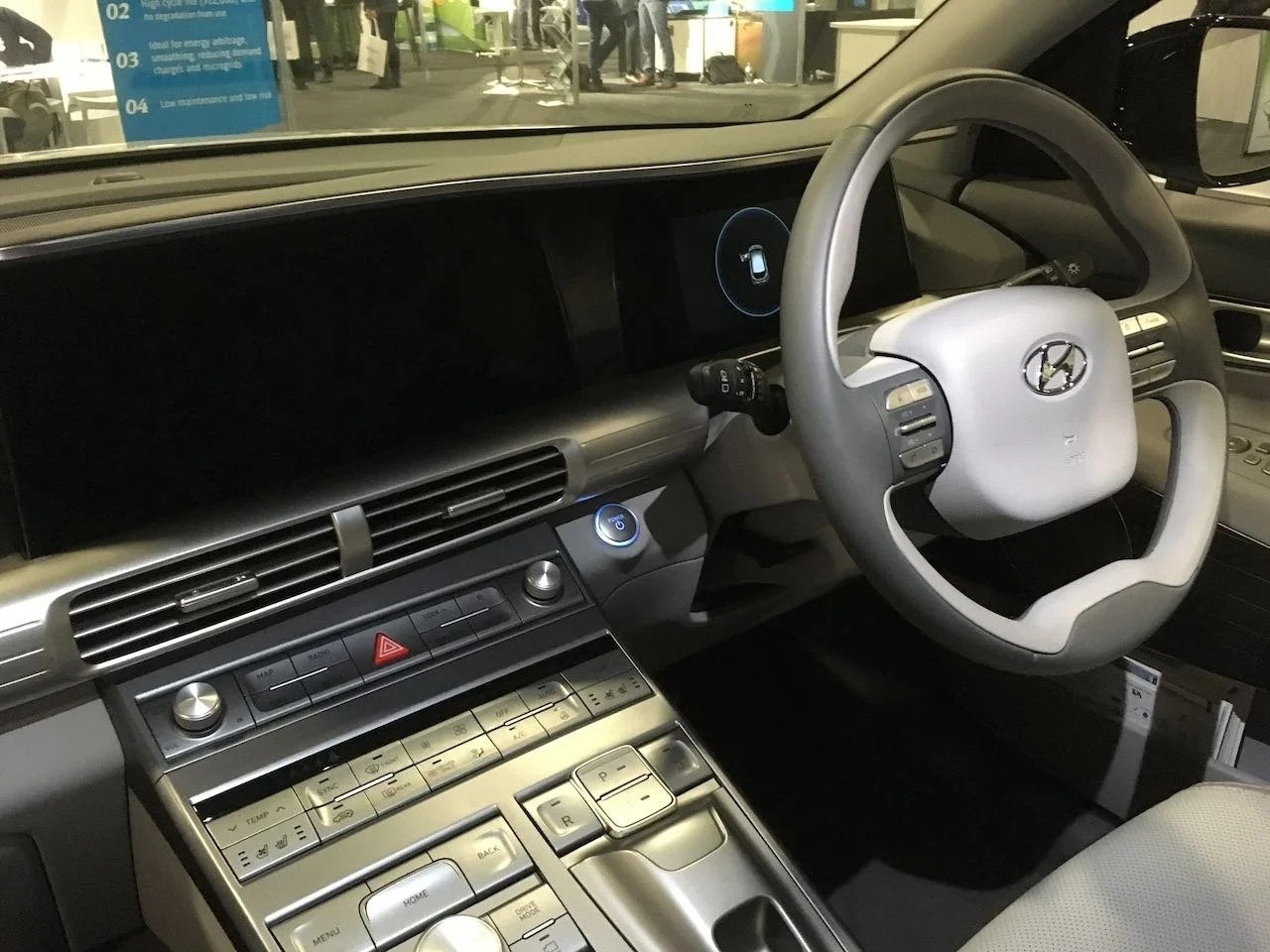 Hyundai_Nexo_FCEV_interior_console.jpeg
