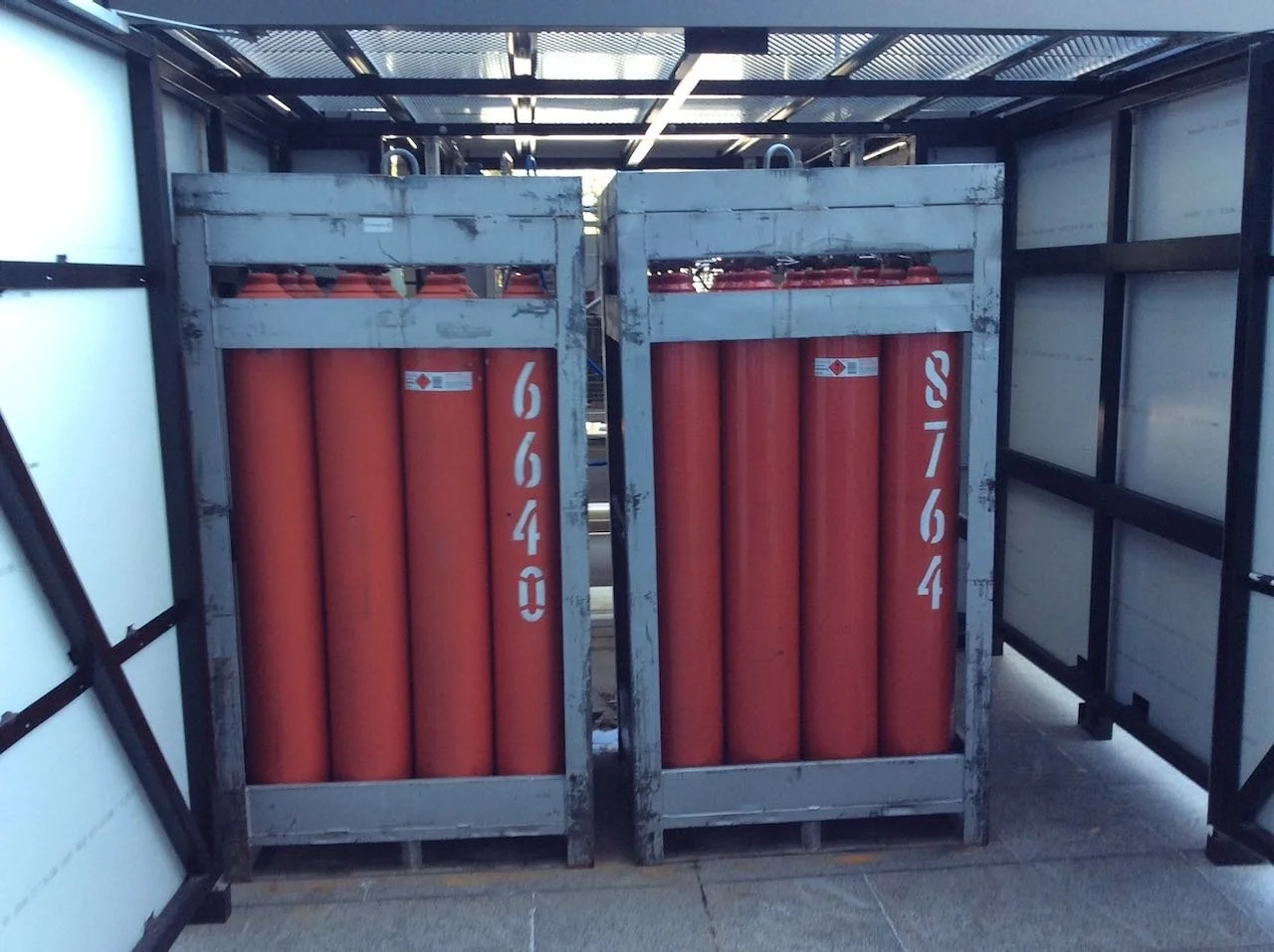 Hyundai_HRS_Coregas_H_tanks.jpeg